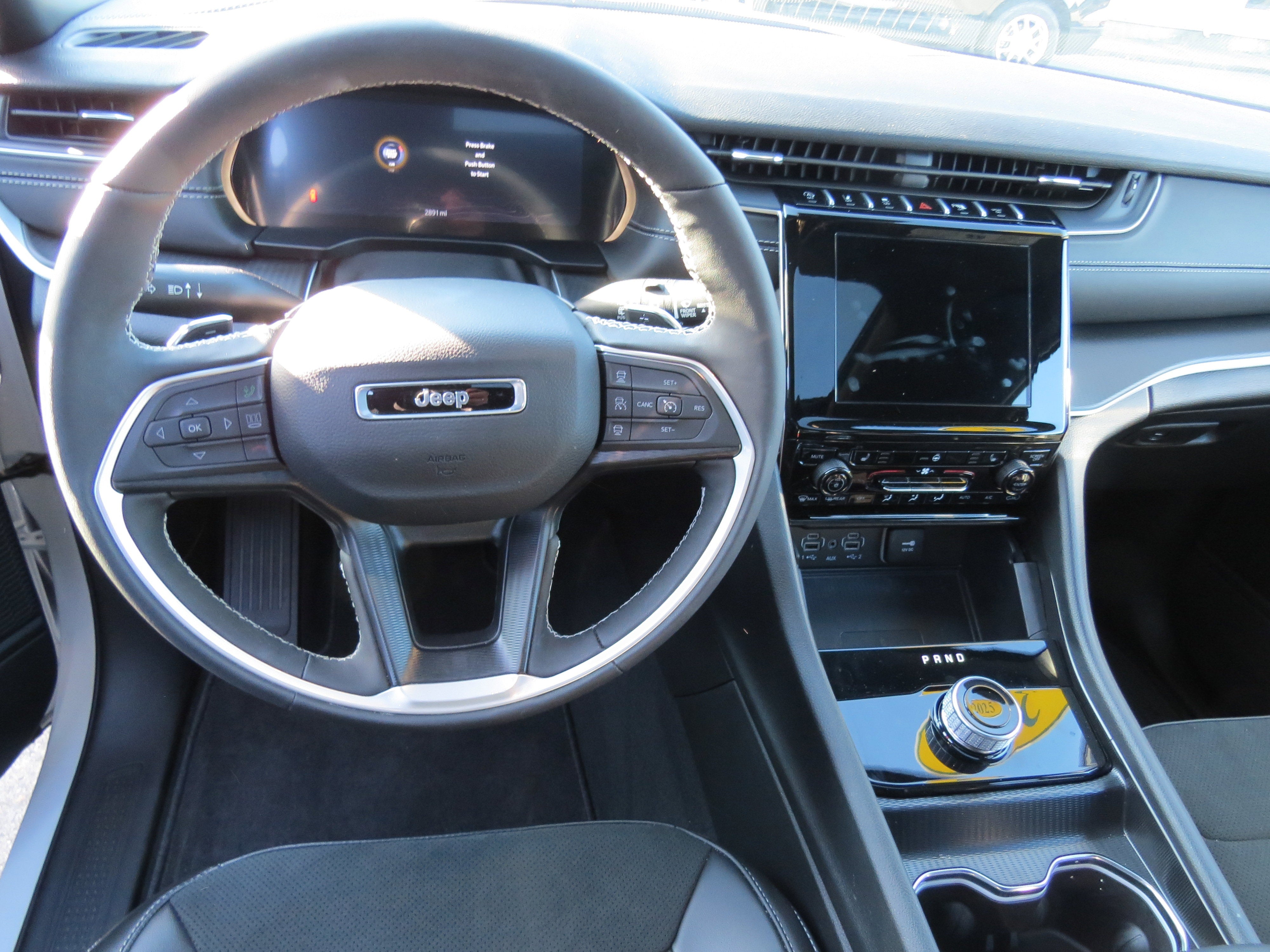 2025 Jeep Grand Cherokee Laredo