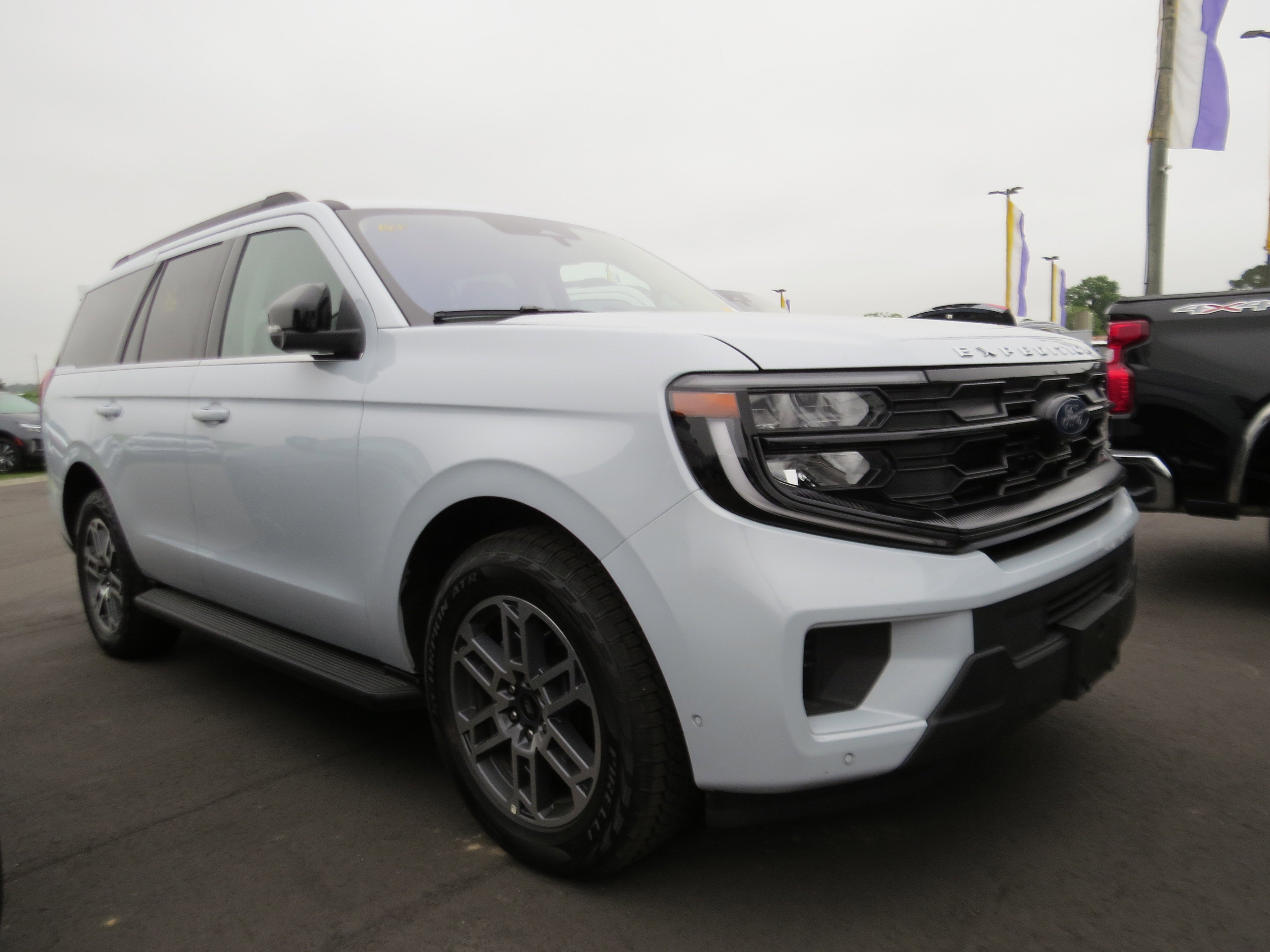 2025 Ford Expedition Active 4x4's photo