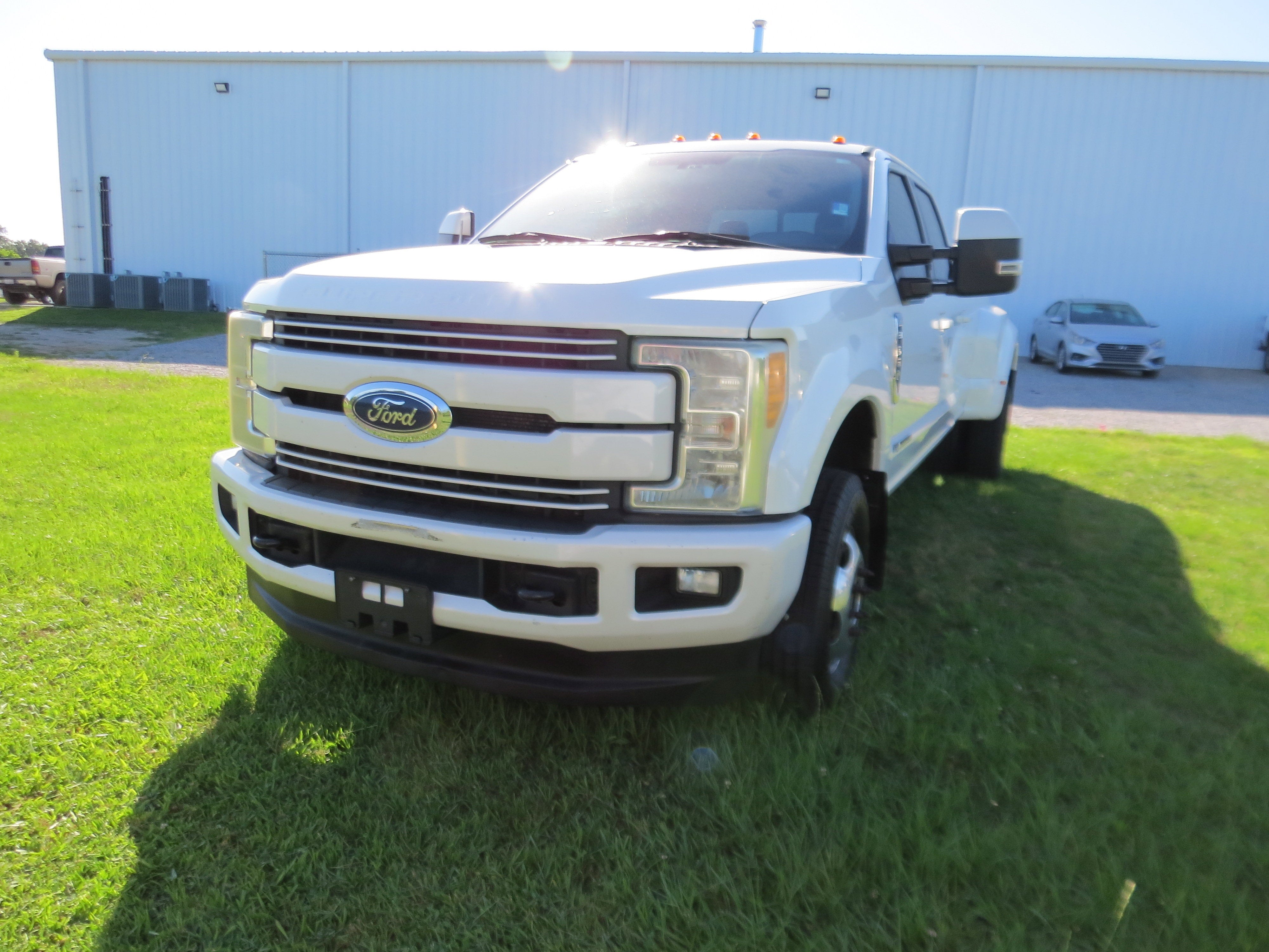 2017 Ford Super Duty F-350 DRW Lariat