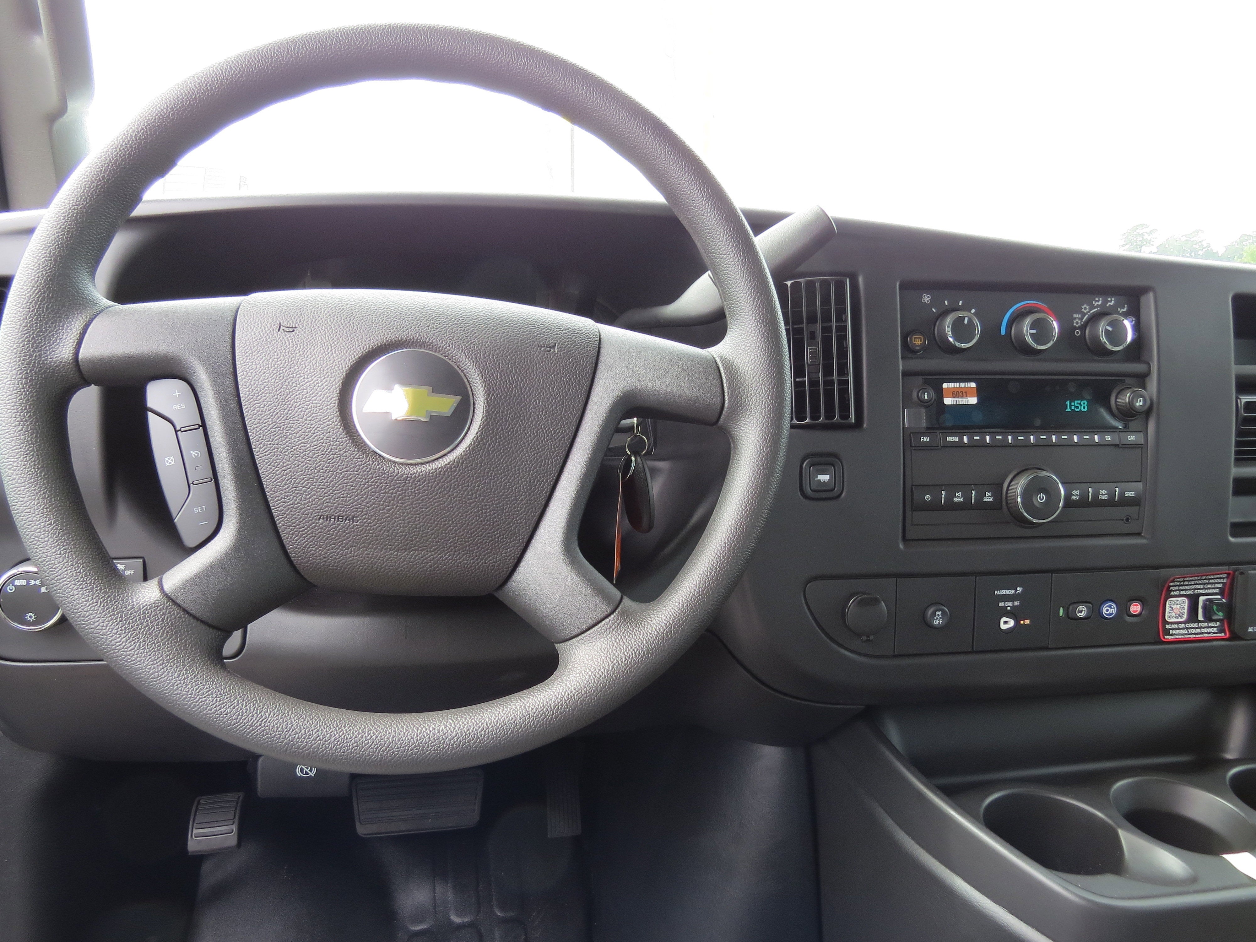 2025 Chevrolet Express Cargo 2500 WT