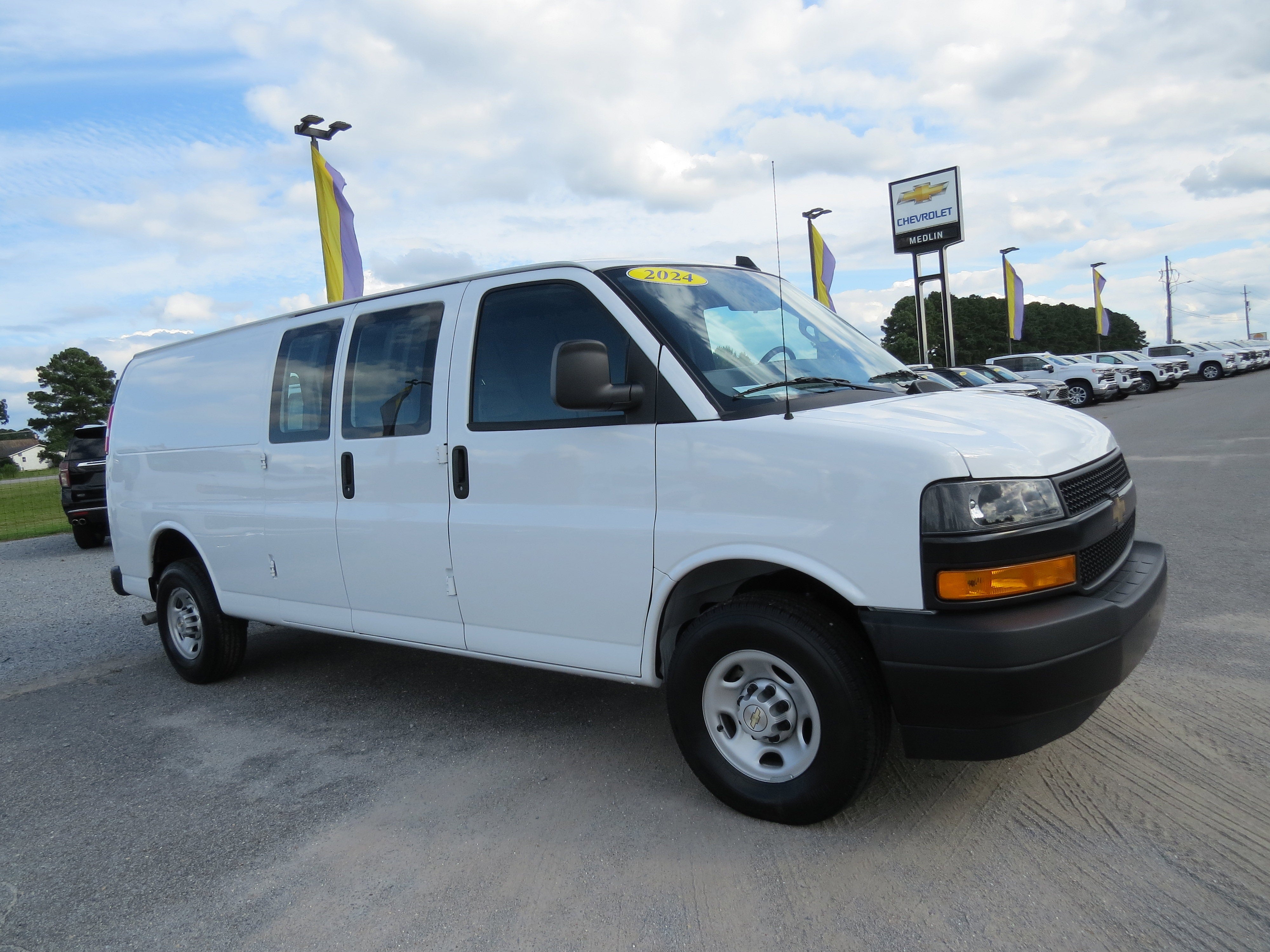 2024 Chevrolet Express Cargo 2500 WT