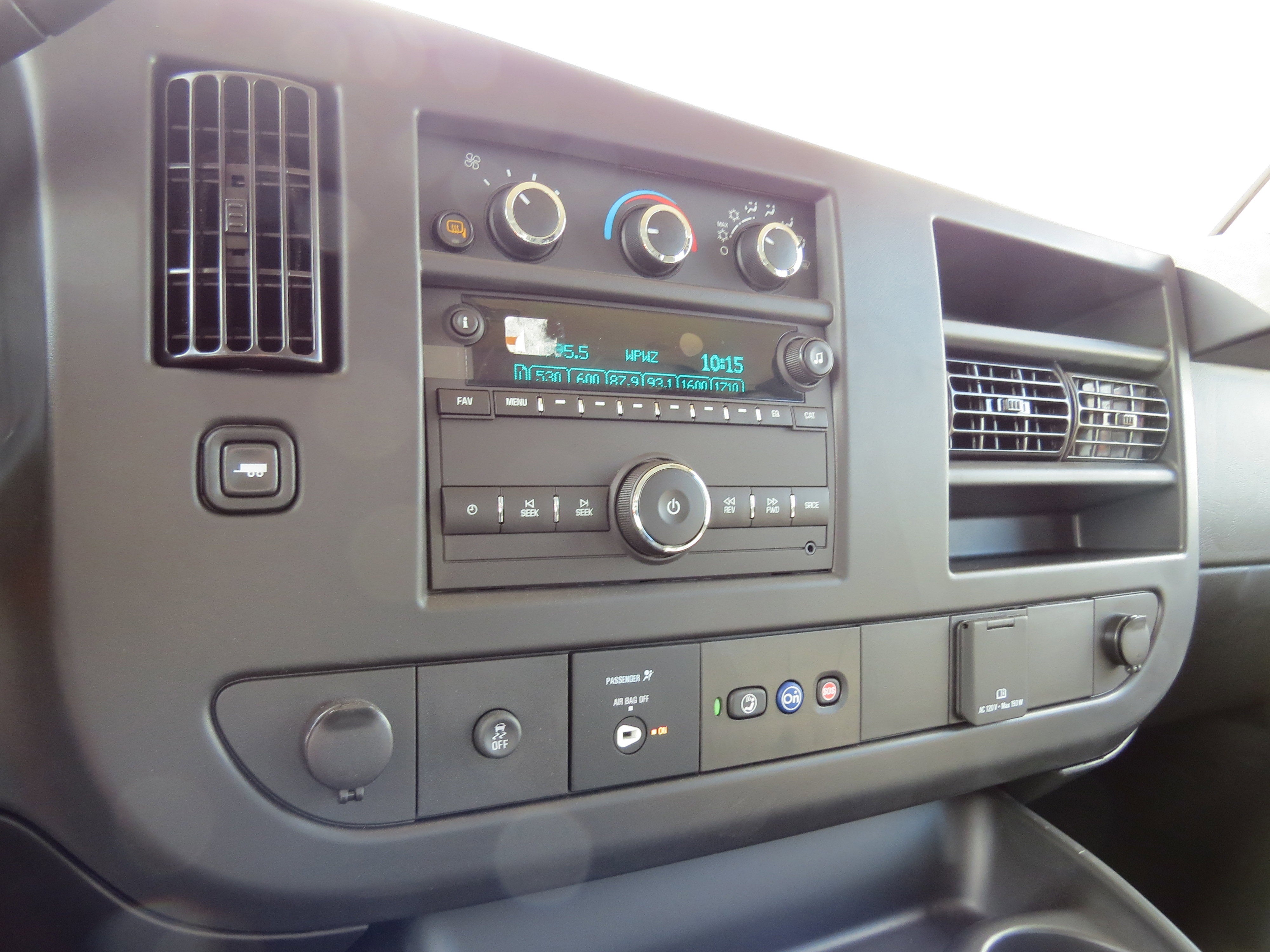 2024 Chevrolet Express Cargo 2500 WT