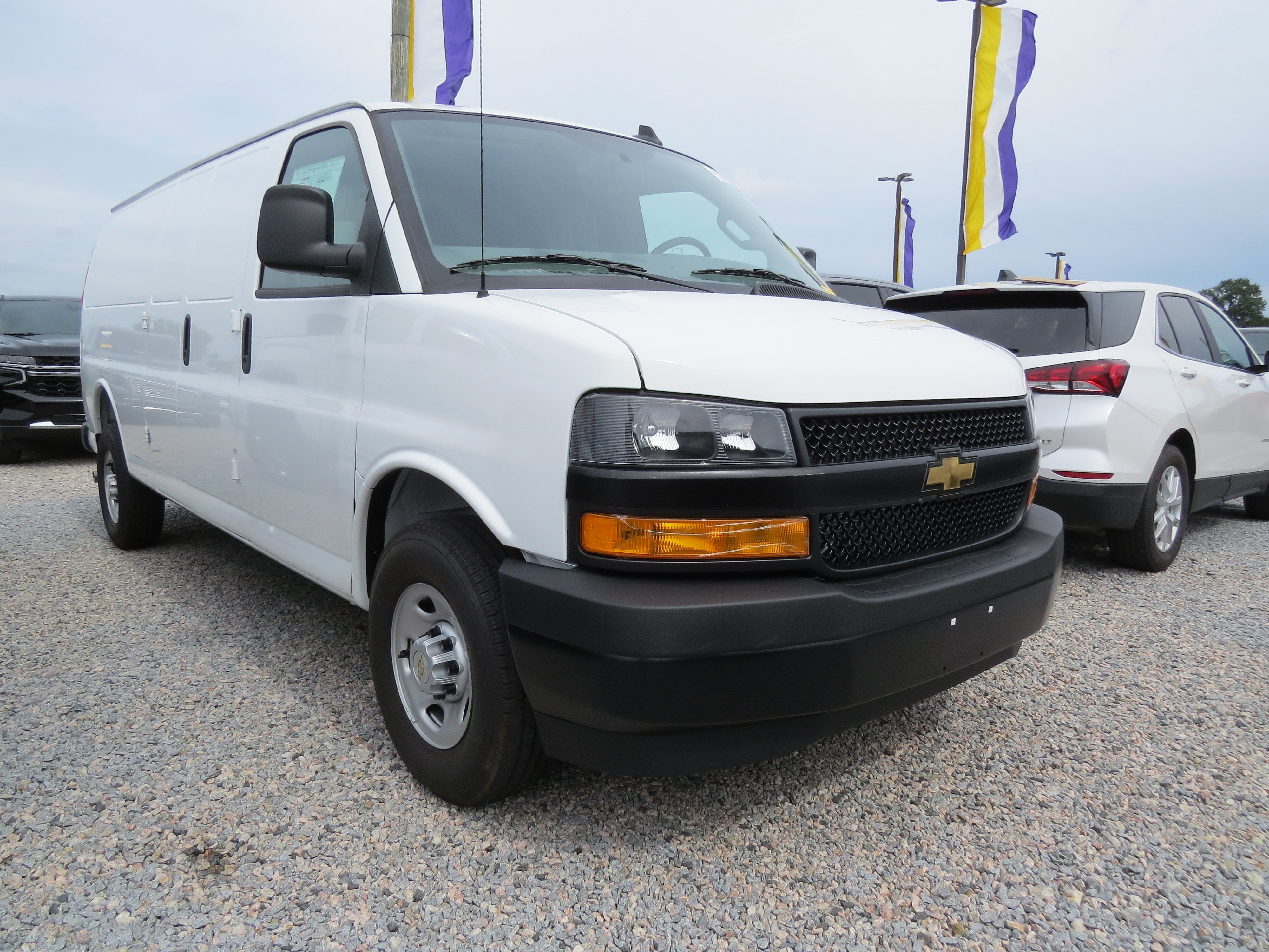 2025 Chevrolet Express Cargo 2500 WT