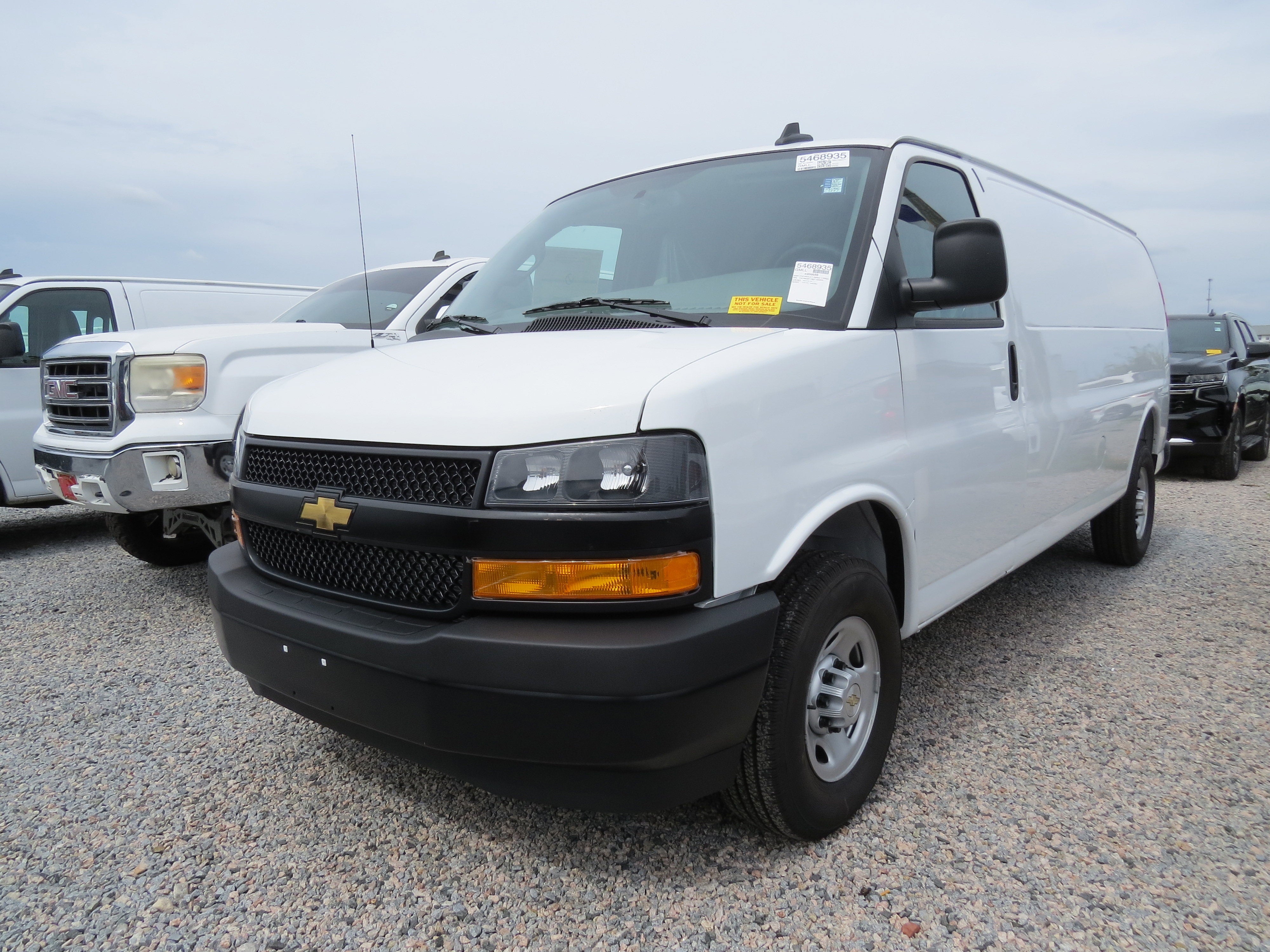 2025 Chevrolet Express Cargo 2500 WT