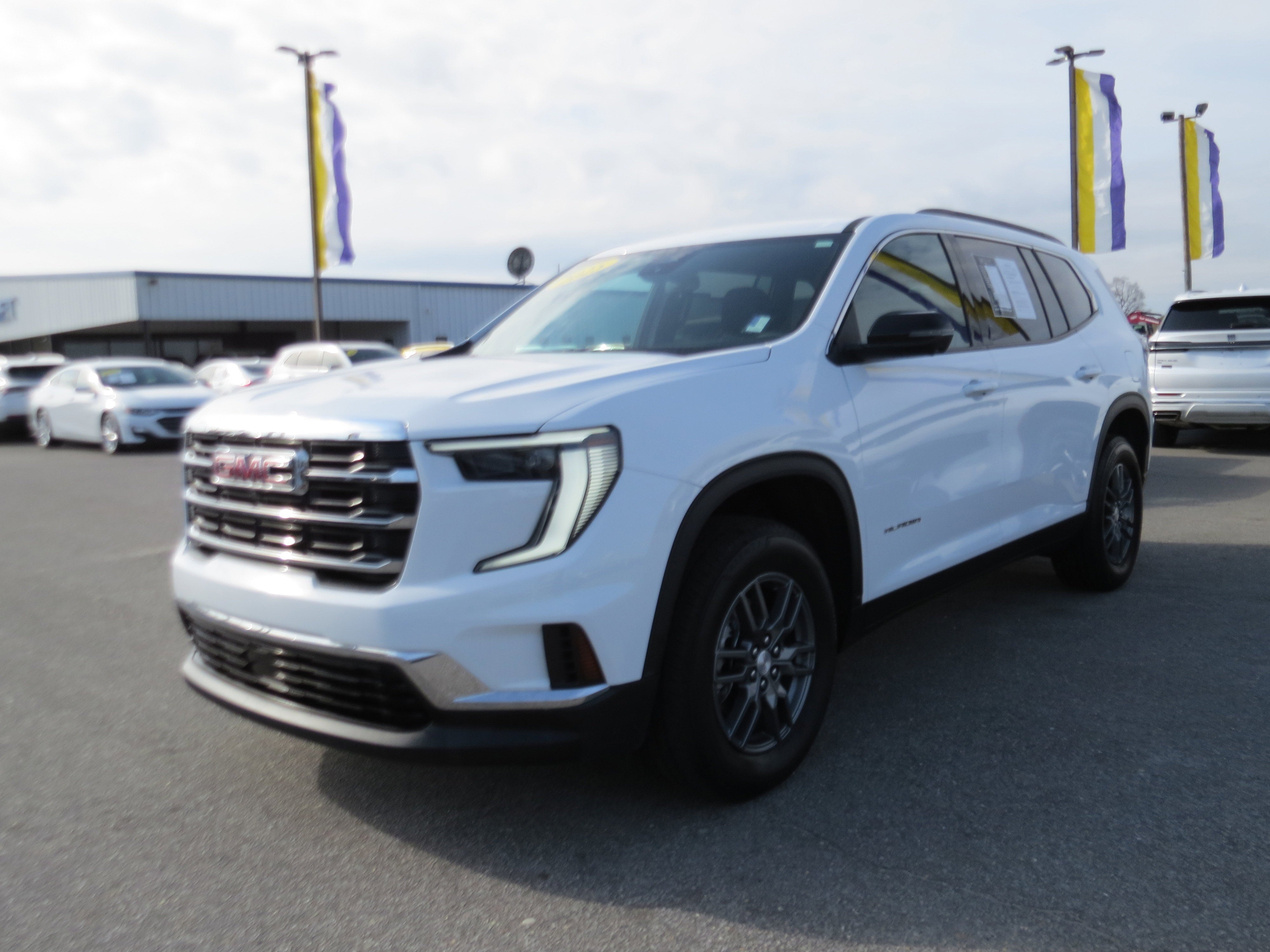 2025 GMC Acadia Elevation