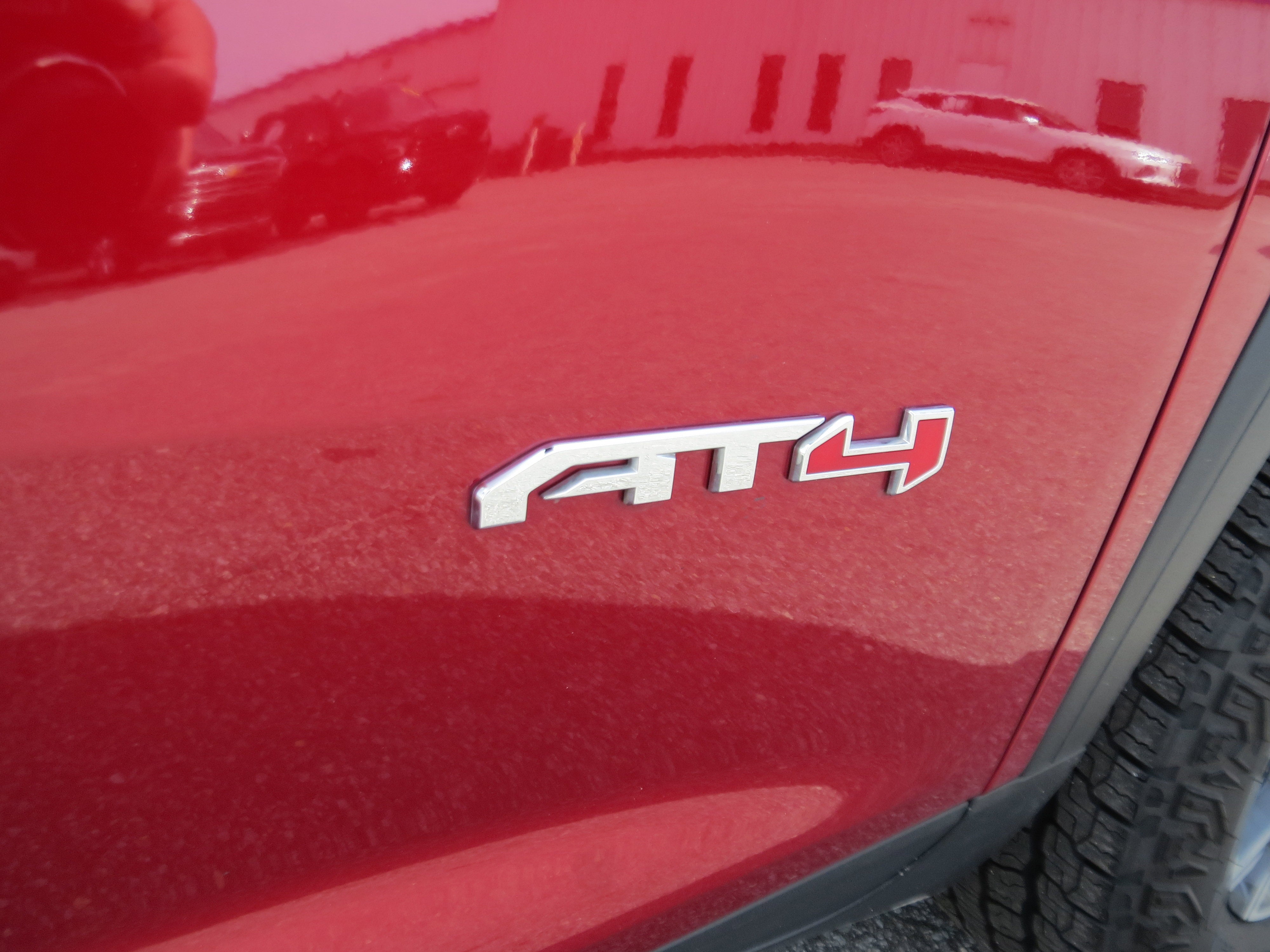 2025 GMC Acadia AT4