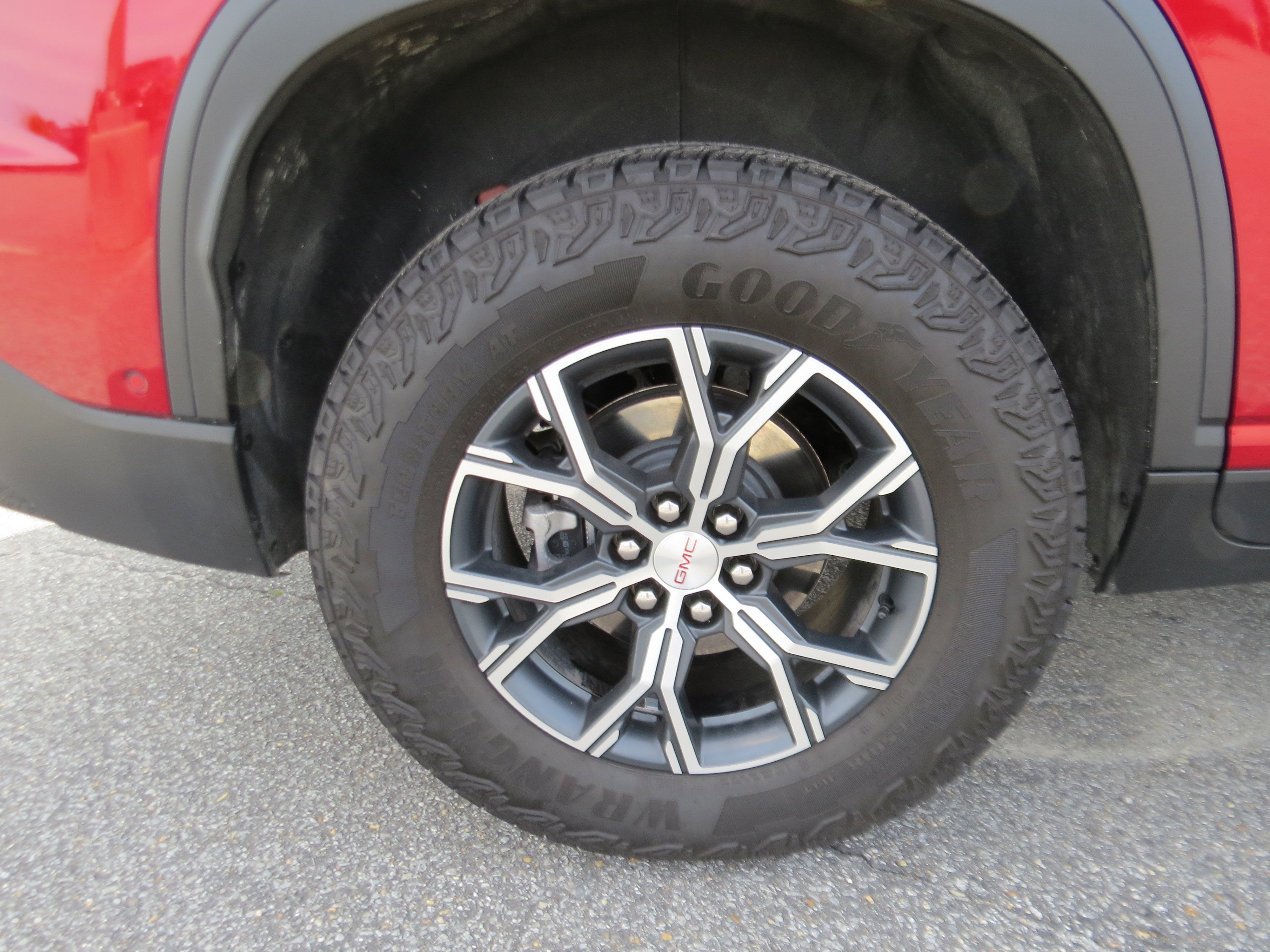 2025 GMC Acadia AT4