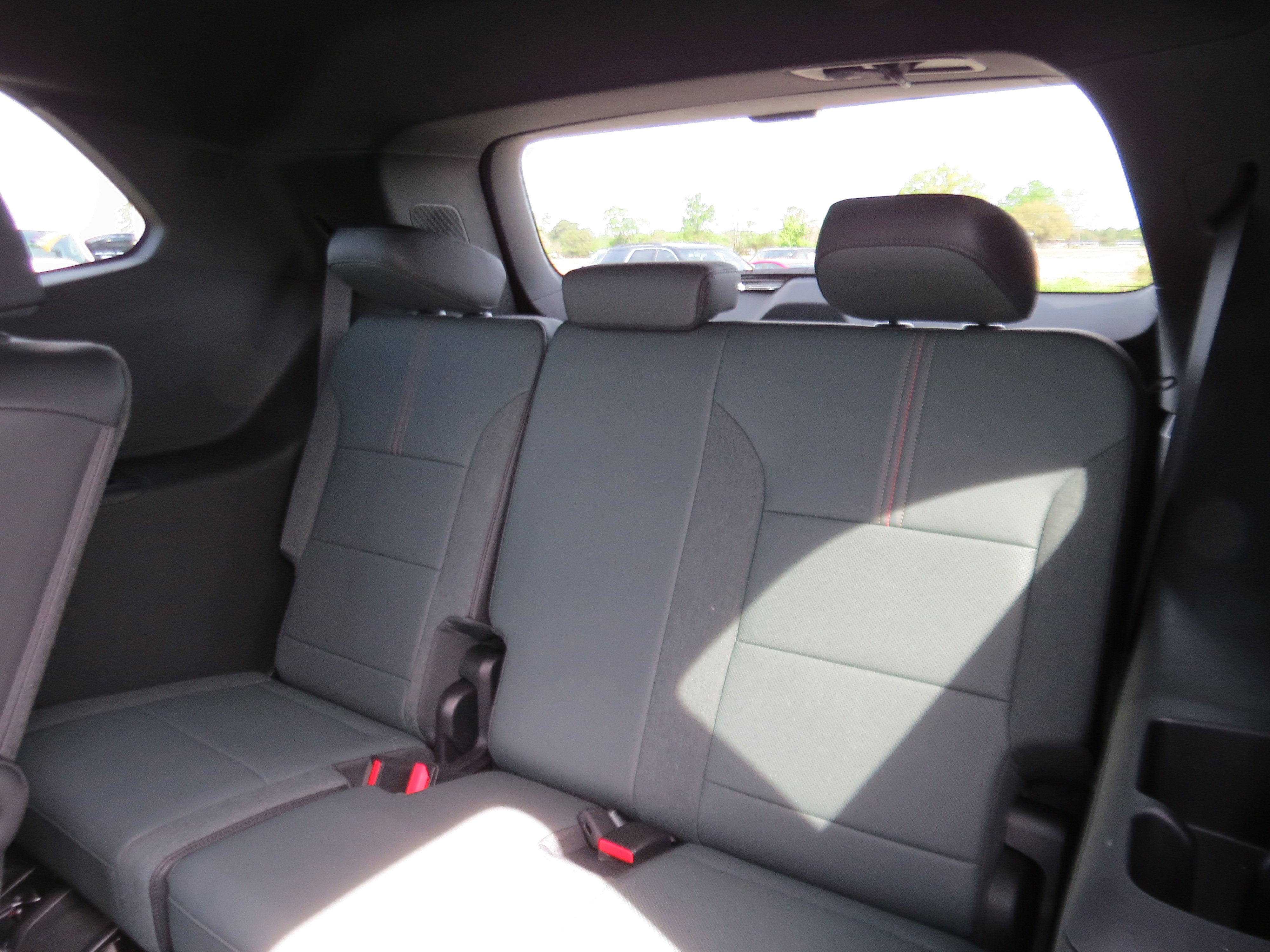 2025 GMC Acadia AT4