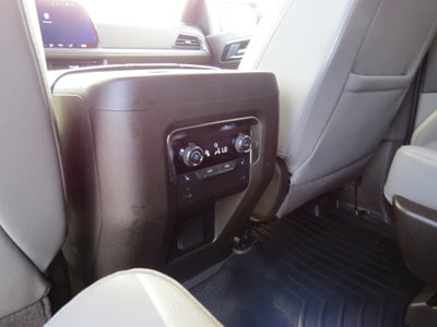 2025 Chevrolet Suburban LT