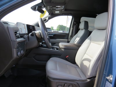 2025 Chevrolet Suburban LT