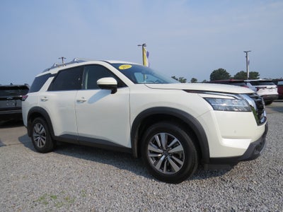 2023 Nissan Pathfinder SL
