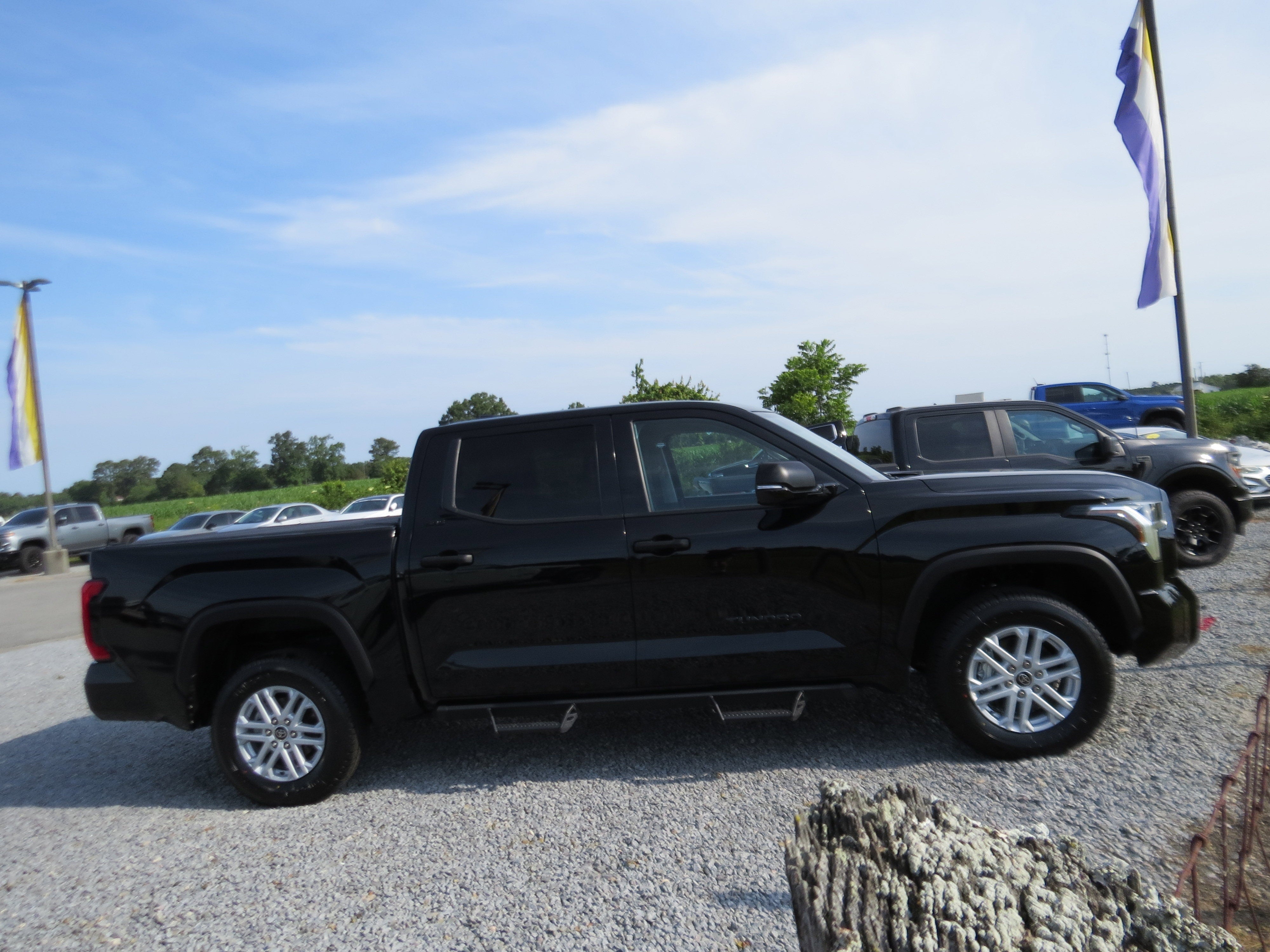 2024 Toyota Tundra 4WD SR5