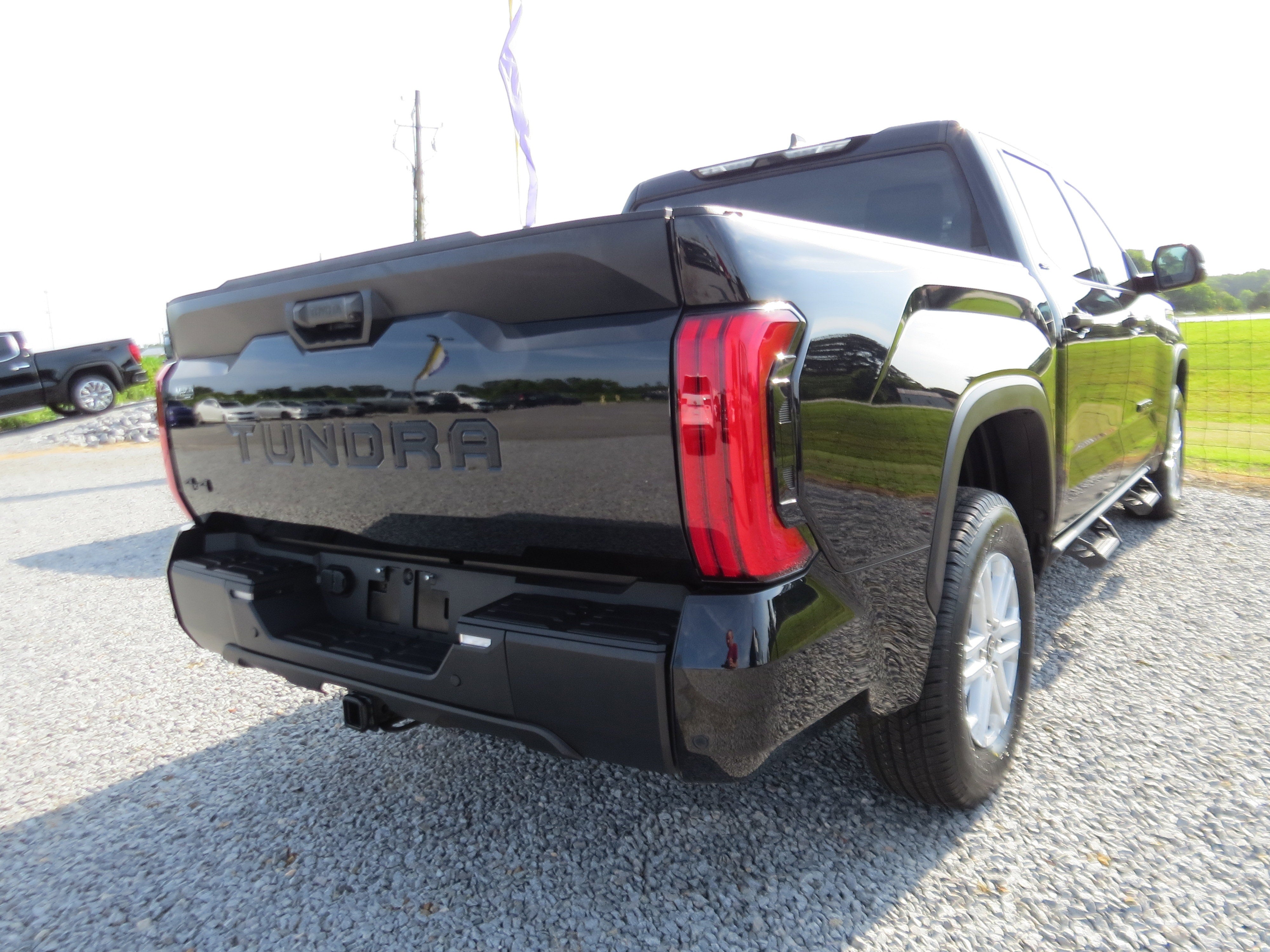 2024 Toyota Tundra 4WD SR5
