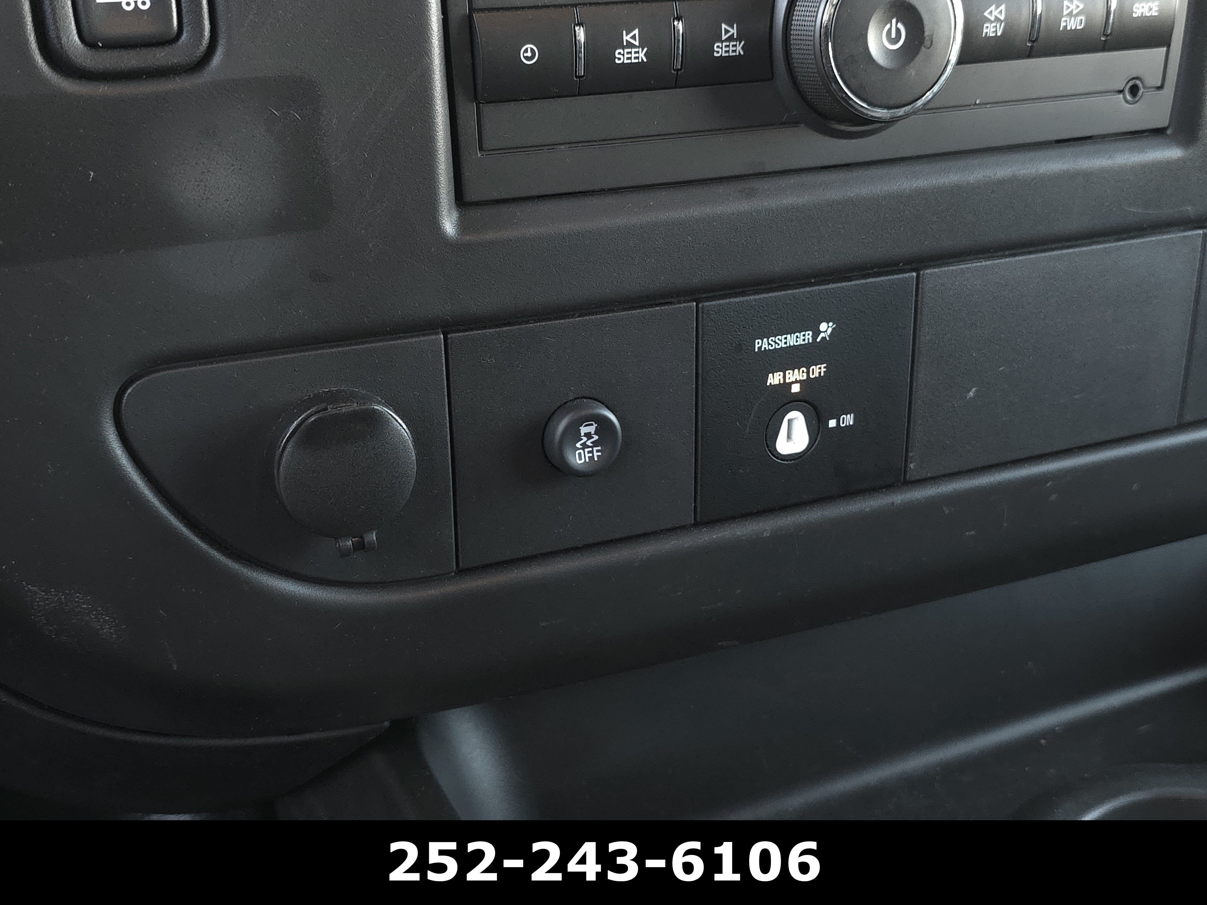 2025 Chevrolet Express Cargo WT