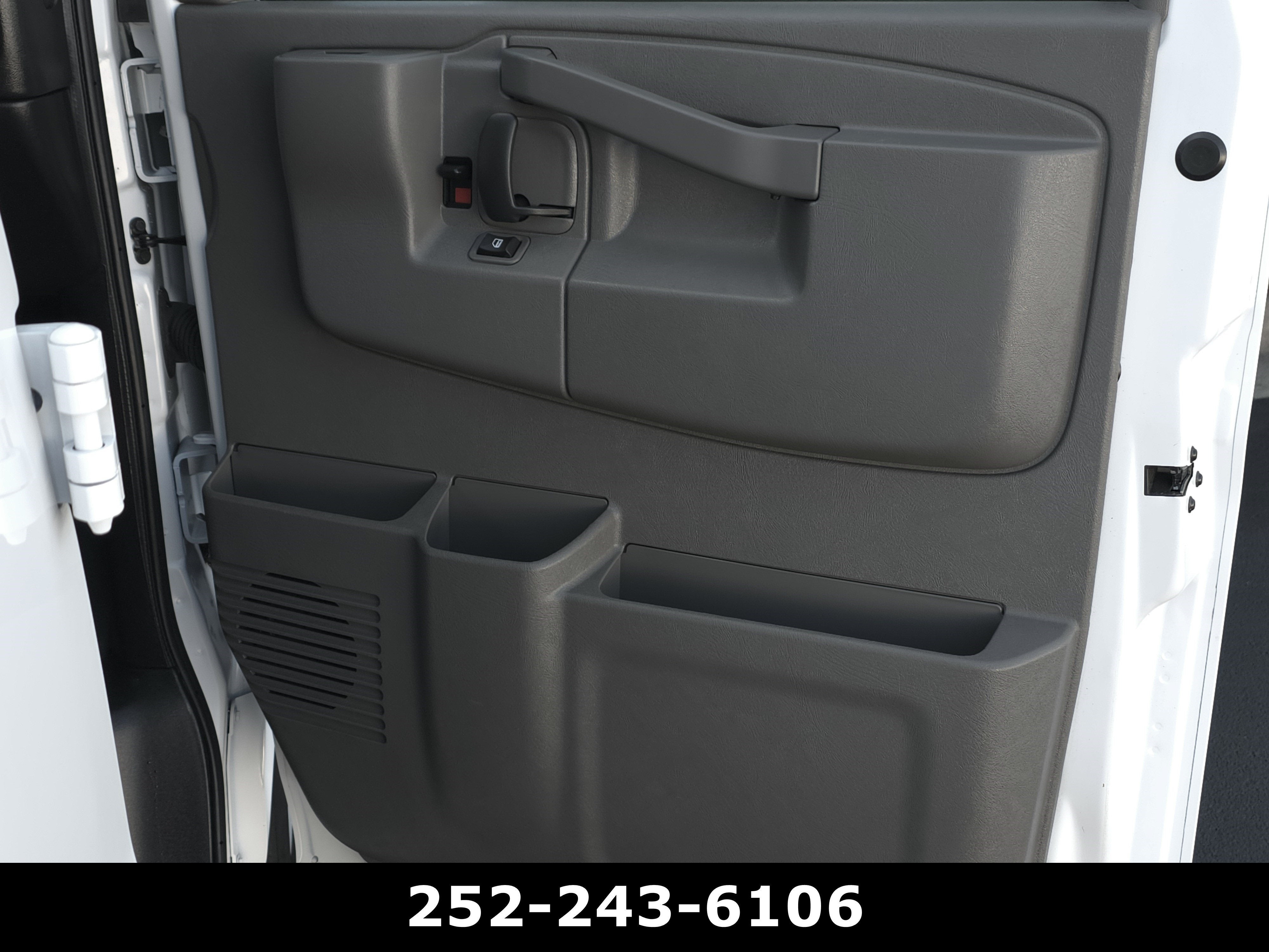 2025 Chevrolet Express Cargo WT