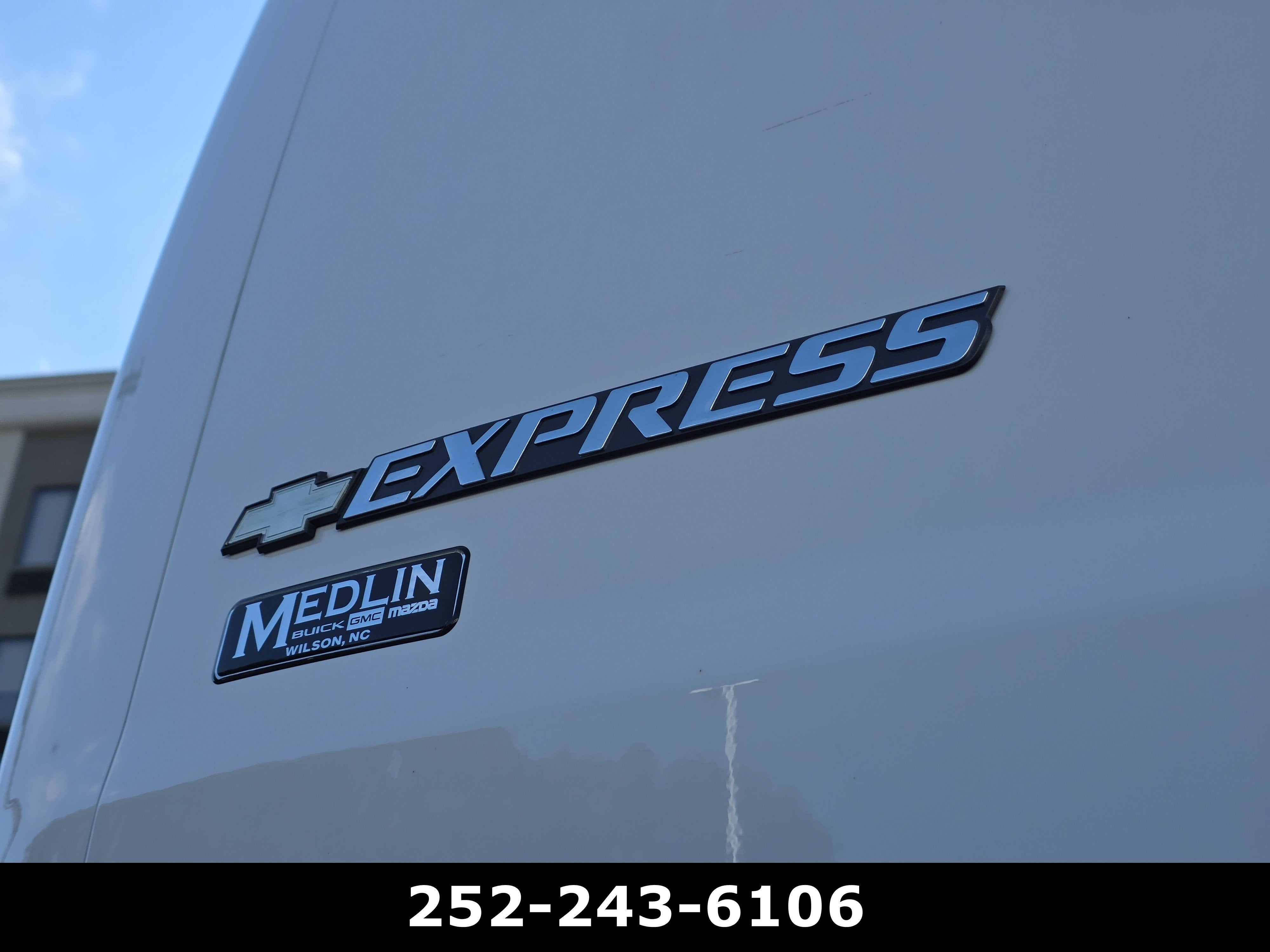 2025 Chevrolet Express Cargo WT