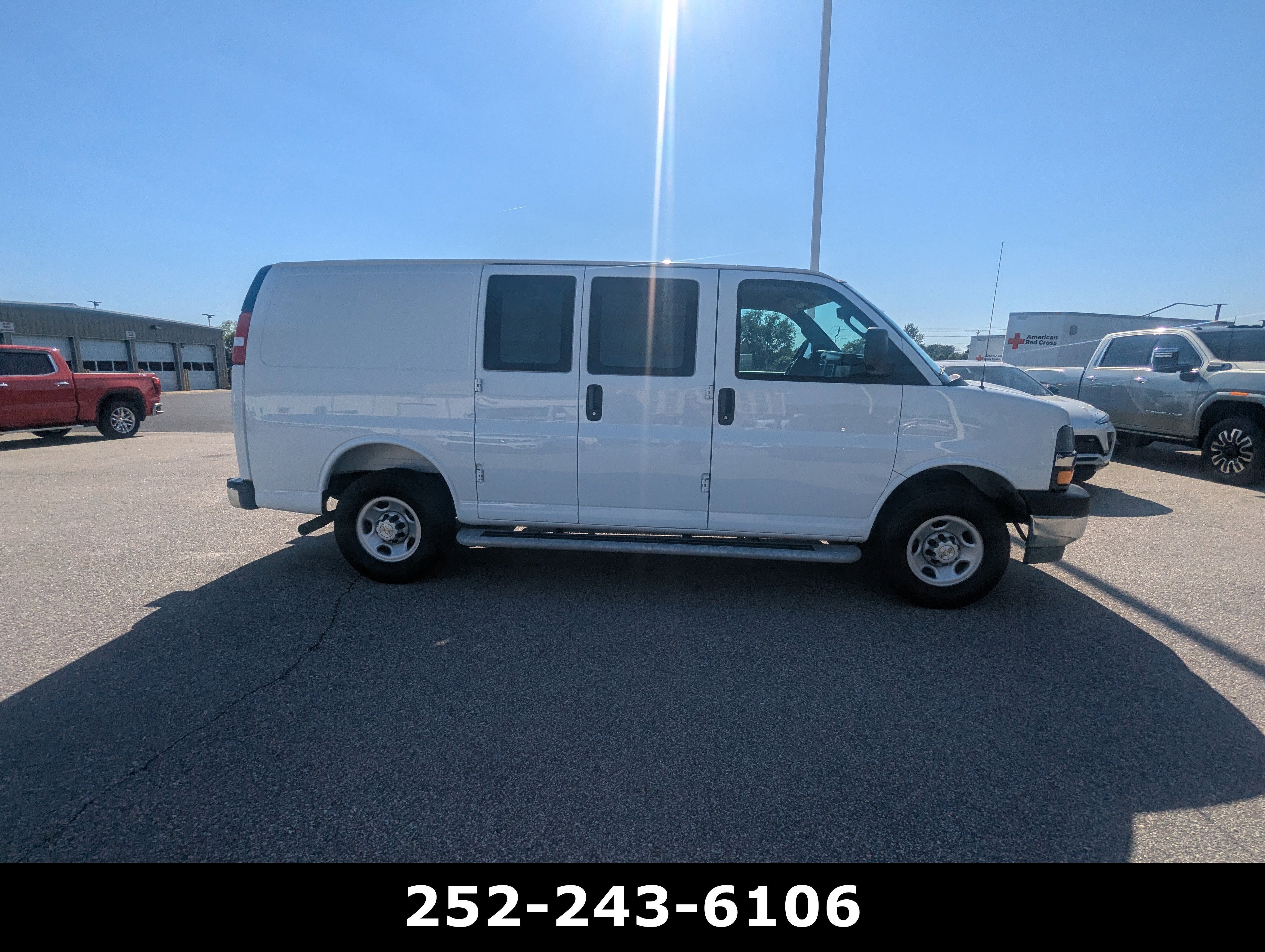 2025 Chevrolet Express Cargo WT