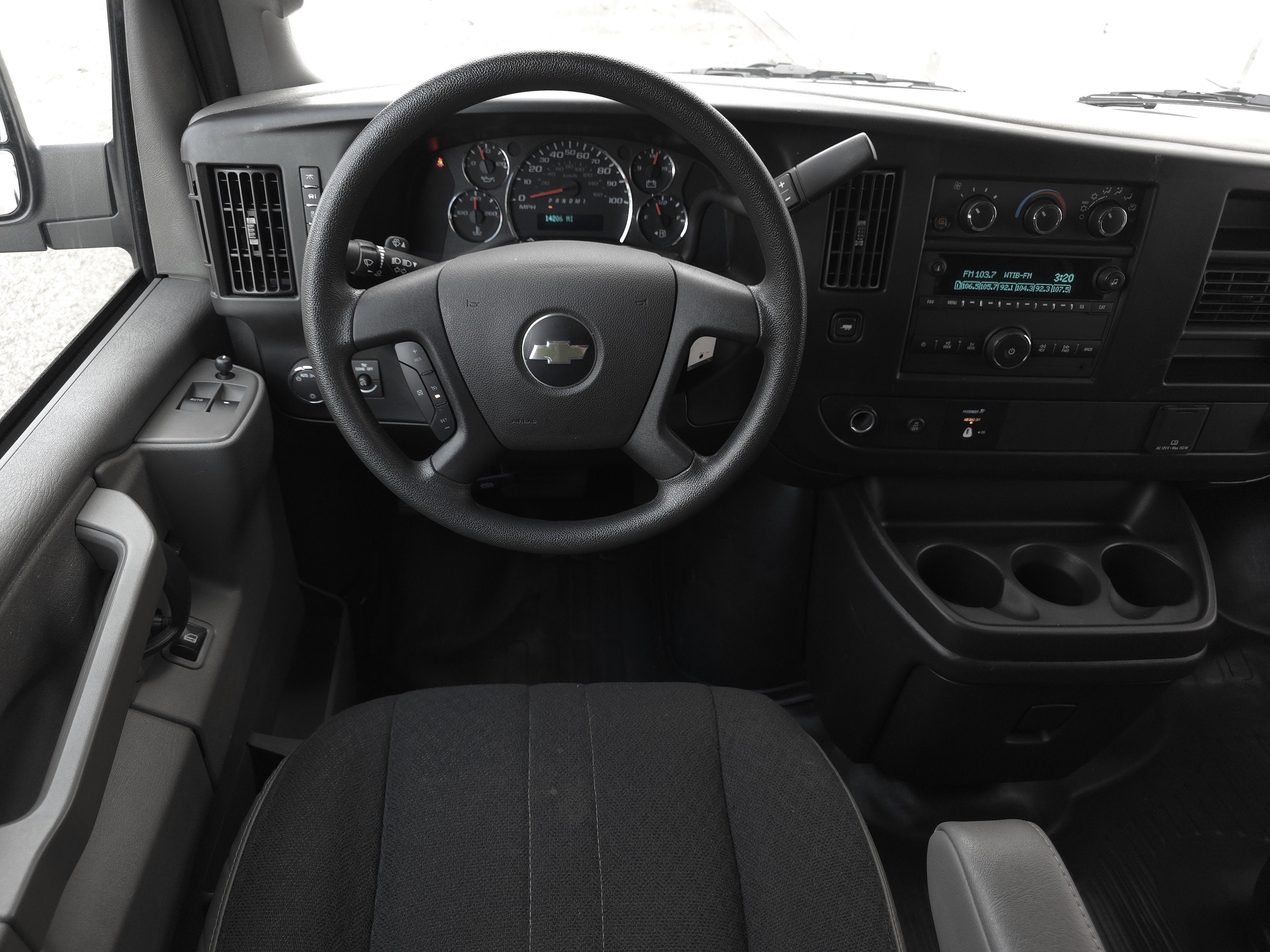 2024 Chevrolet Express 2500 Work Van Cargo