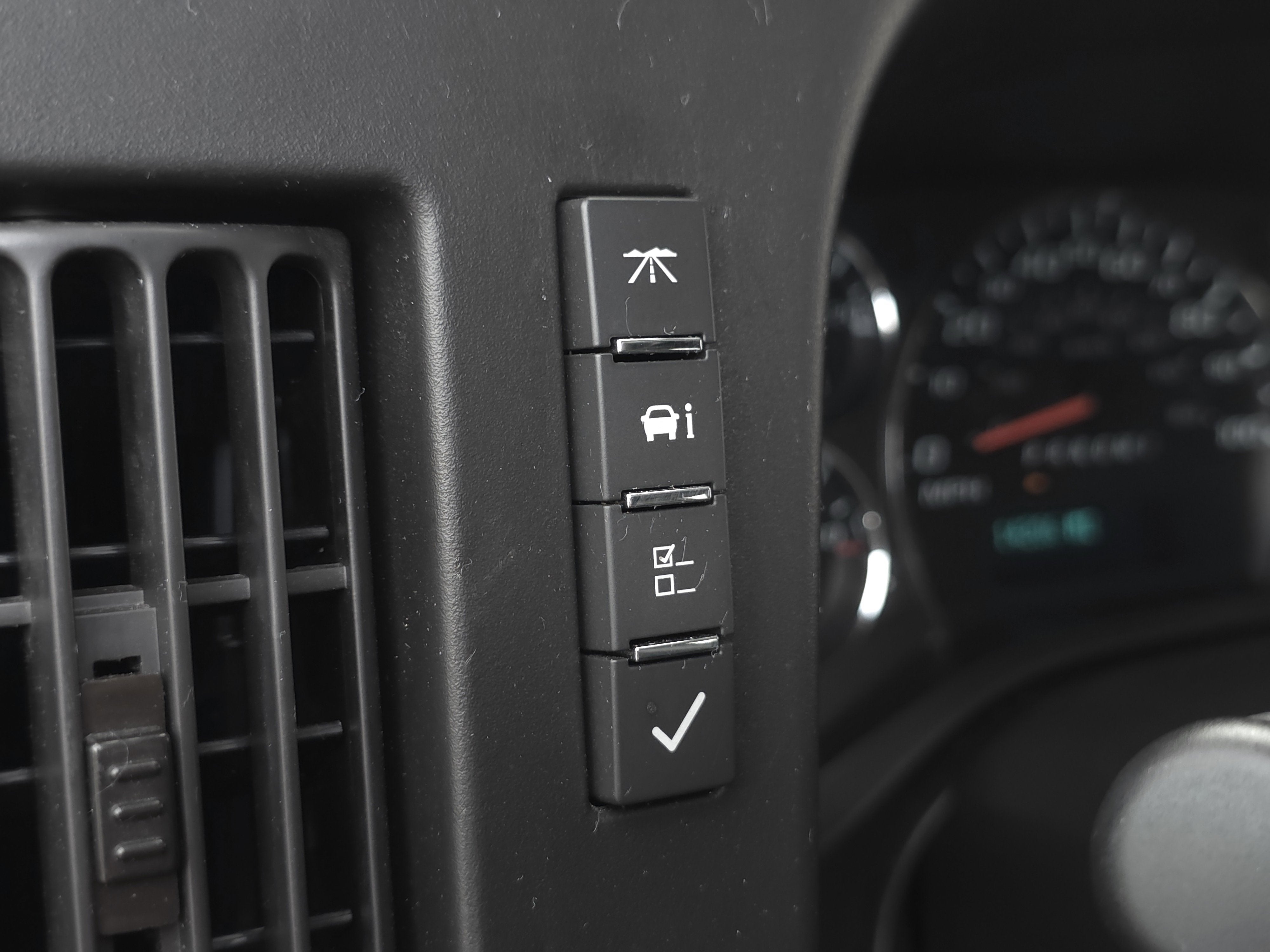 2024 Chevrolet Express 2500 Work Van Cargo