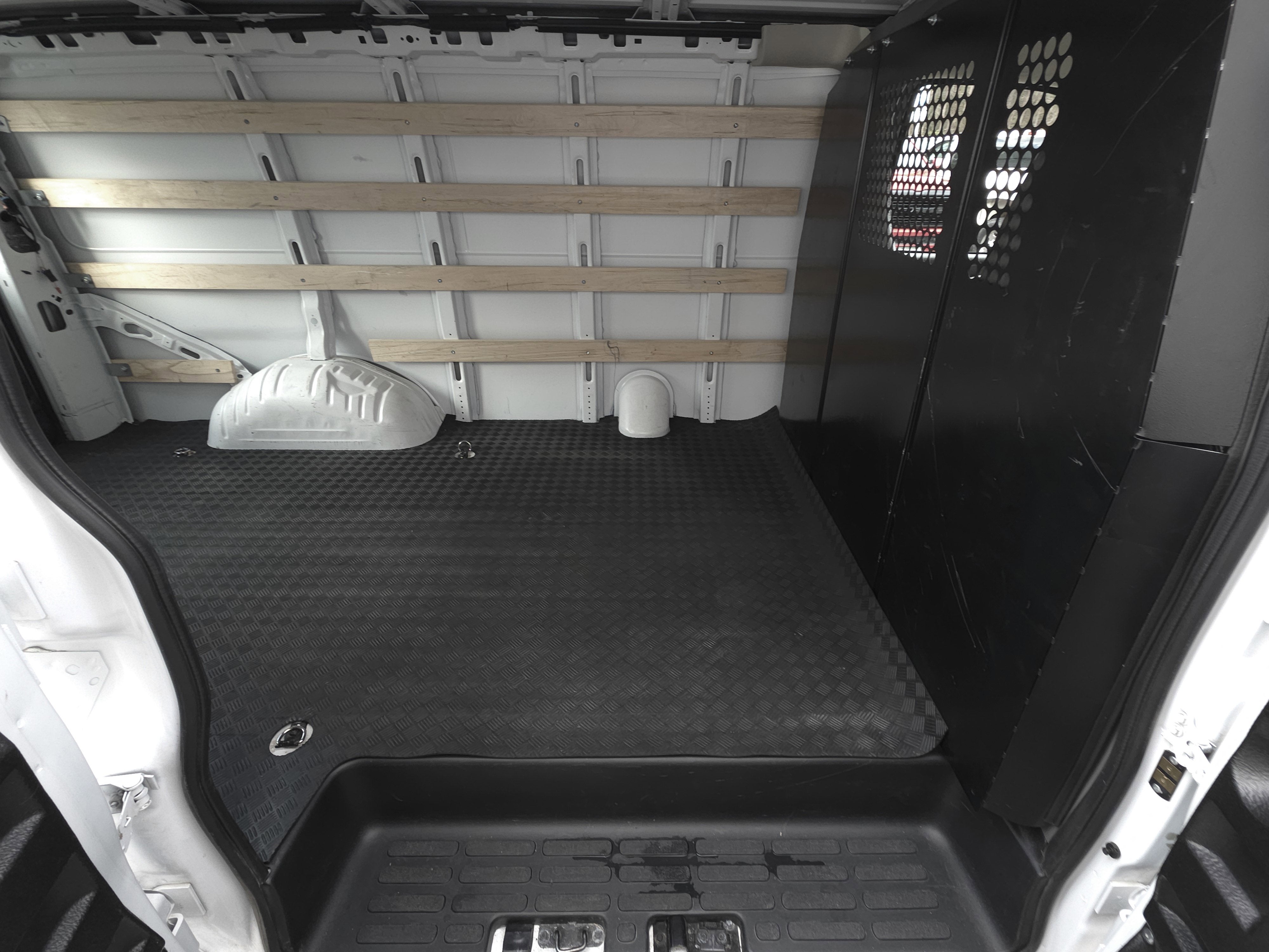 2024 Chevrolet Express 2500 Work Van Cargo