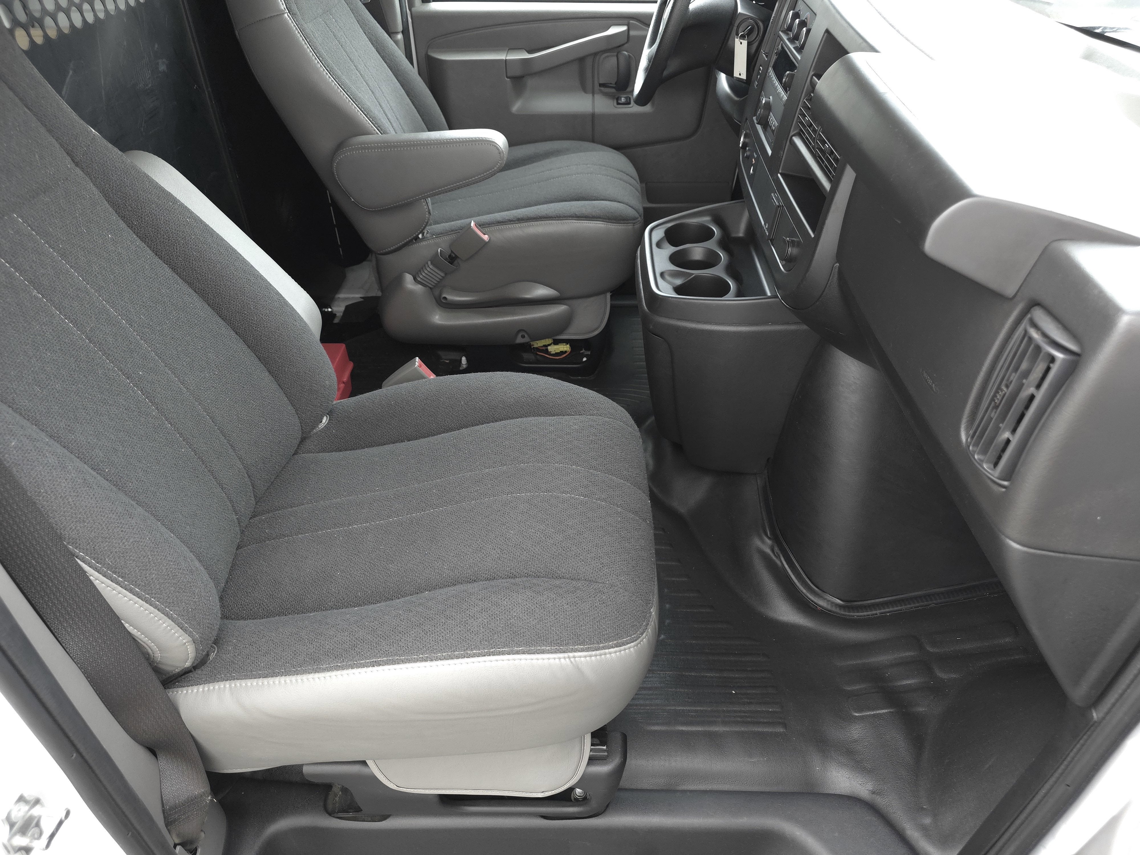 2024 Chevrolet Express 2500 Work Van Cargo