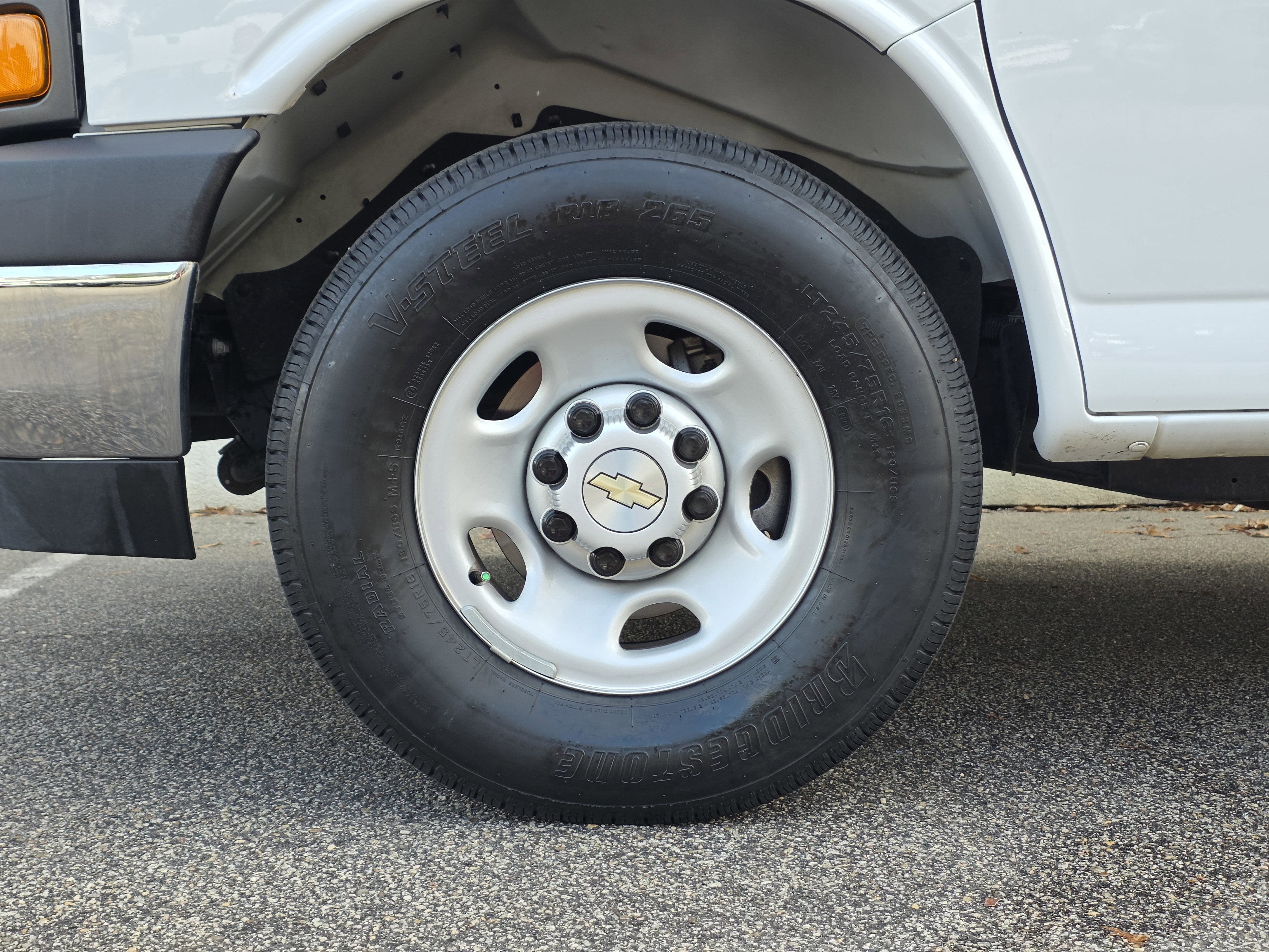 2024 Chevrolet Express 2500 Work Van Cargo