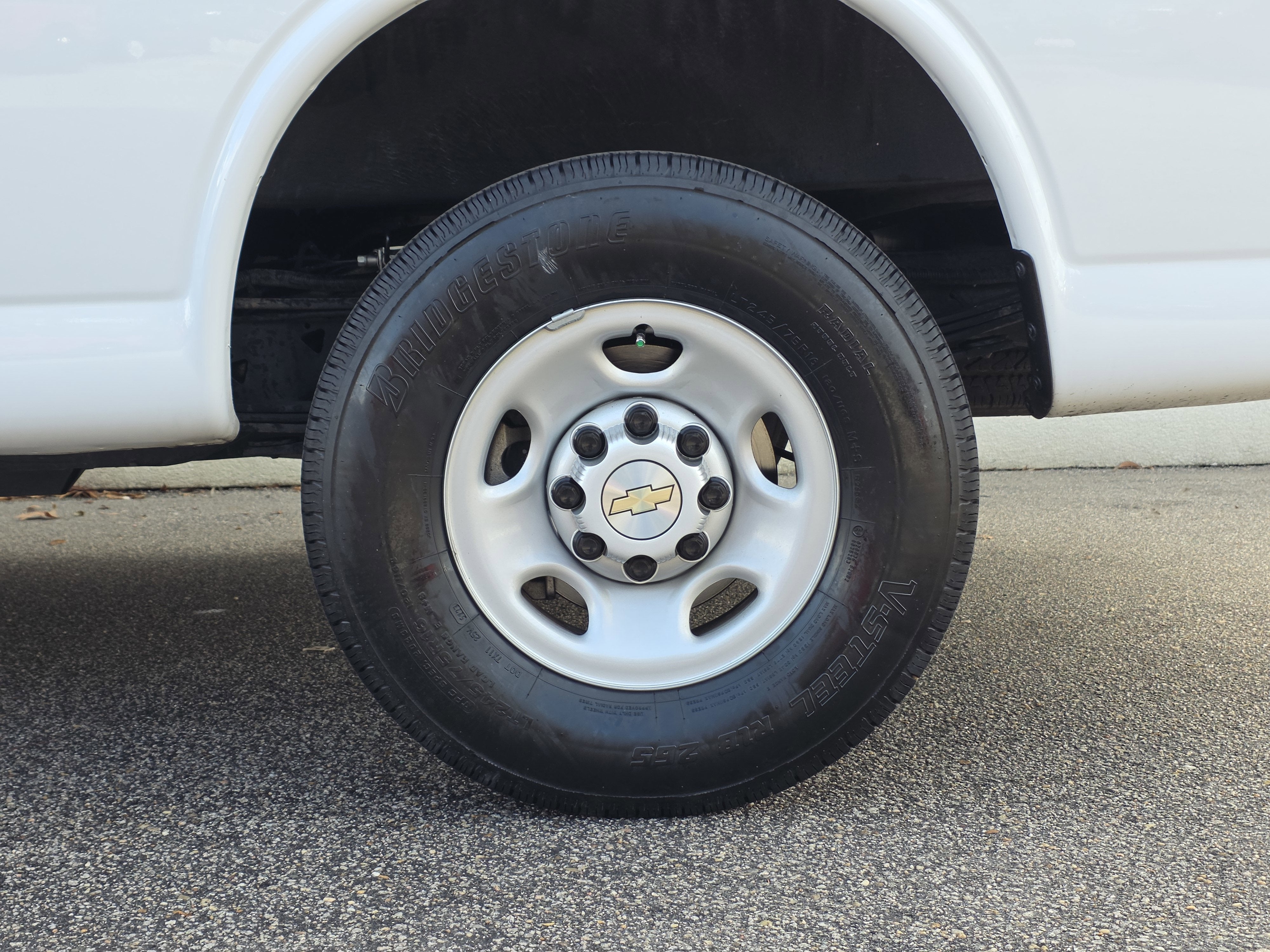 2024 Chevrolet Express 2500 Work Van Cargo