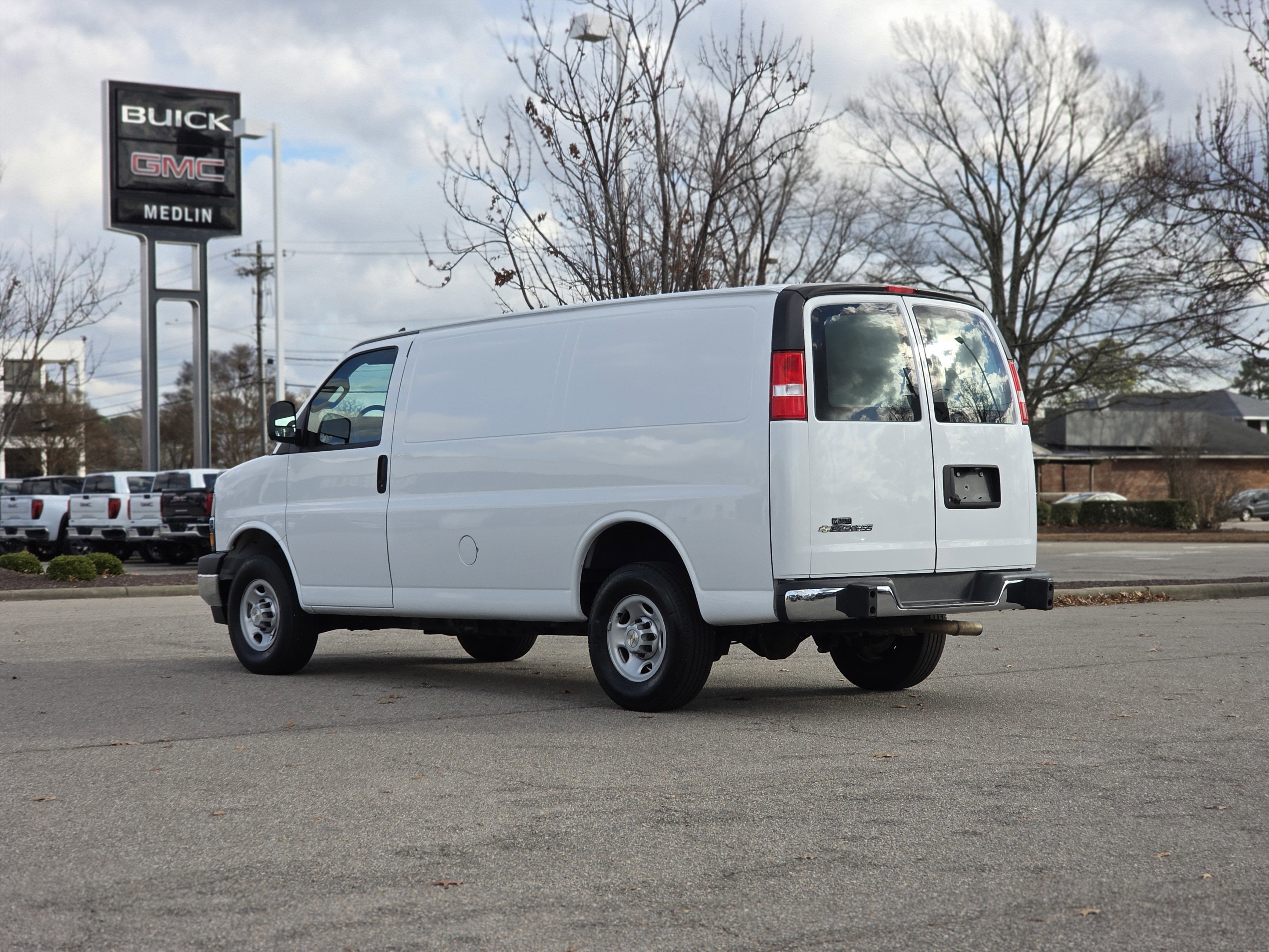 2024 Chevrolet Express 2500 Work Van Cargo
