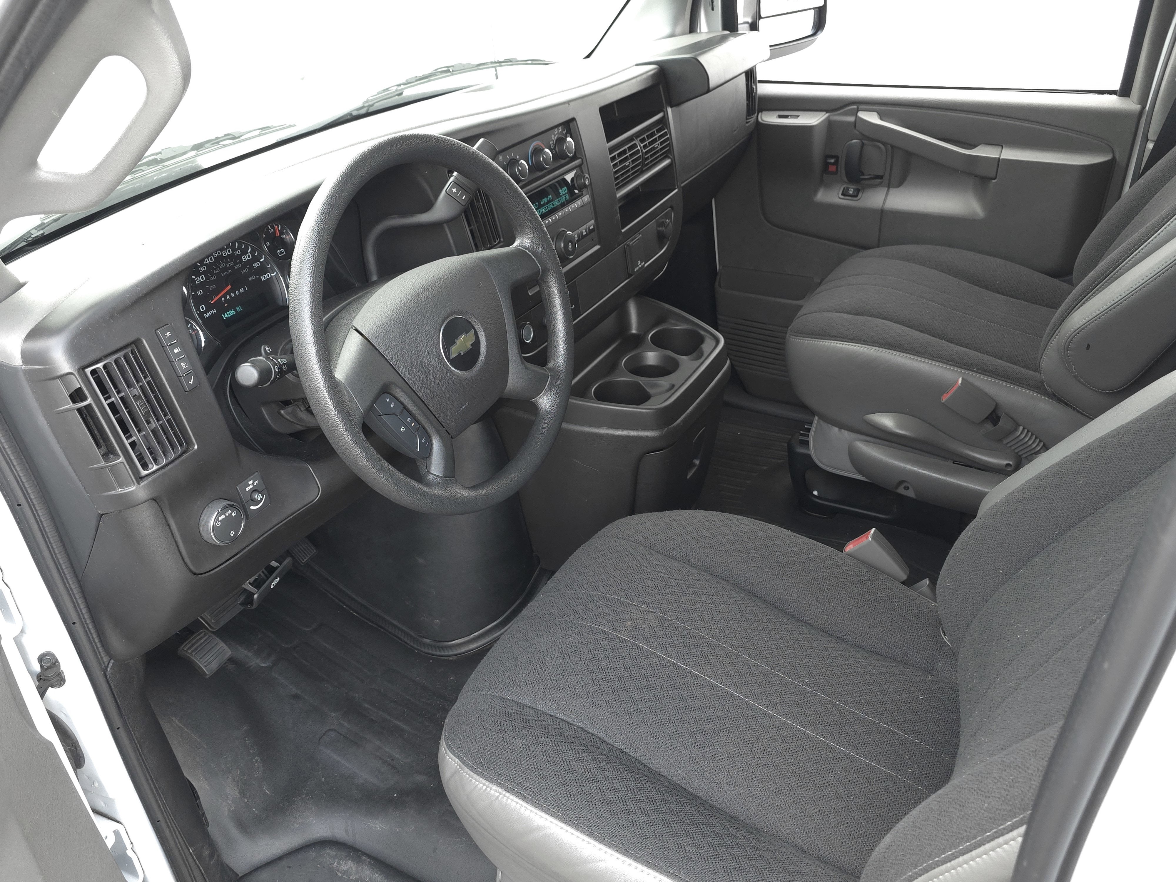 2024 Chevrolet Express 2500 Work Van Cargo