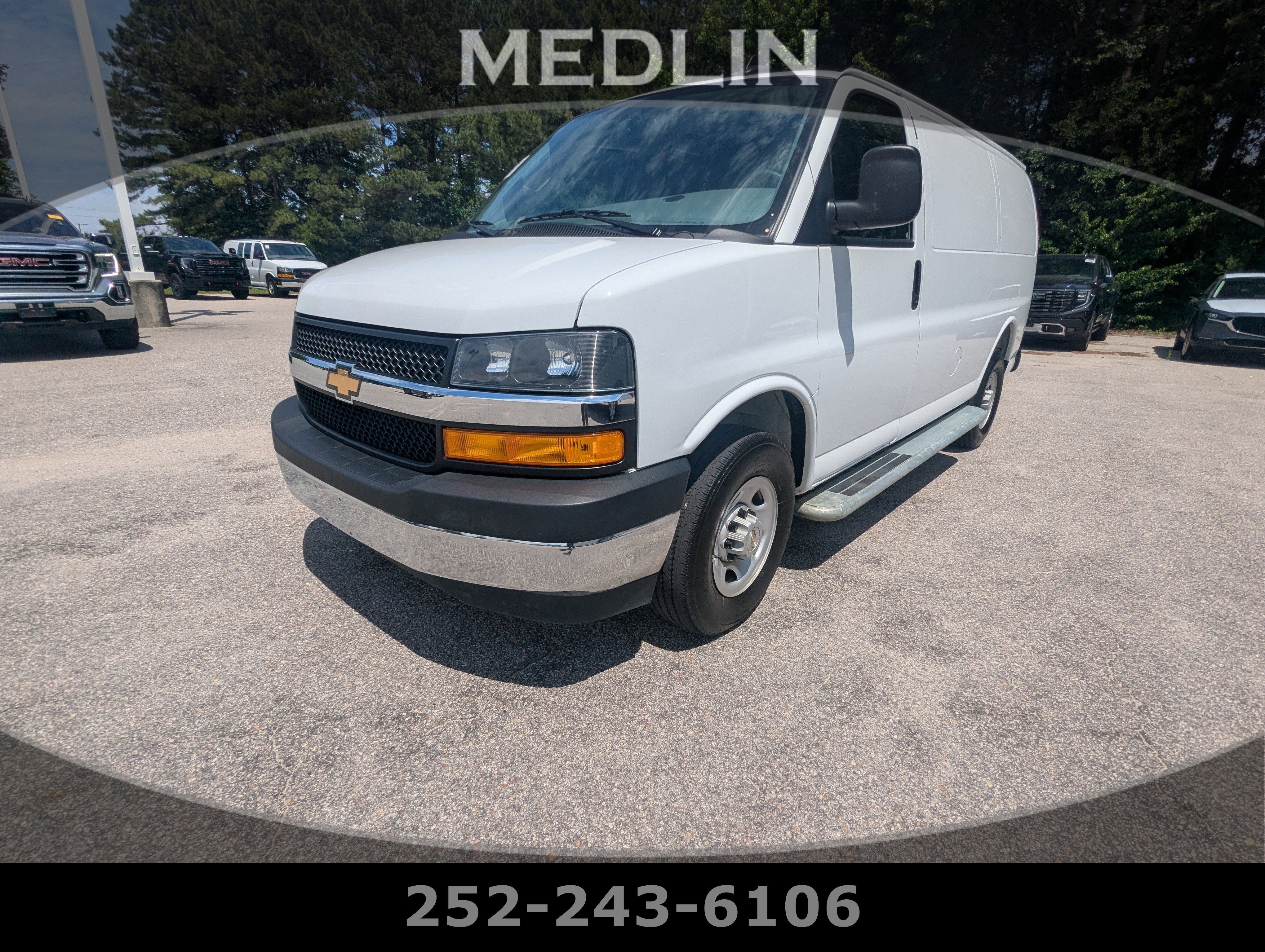 2025 Chevrolet Express Cargo WT