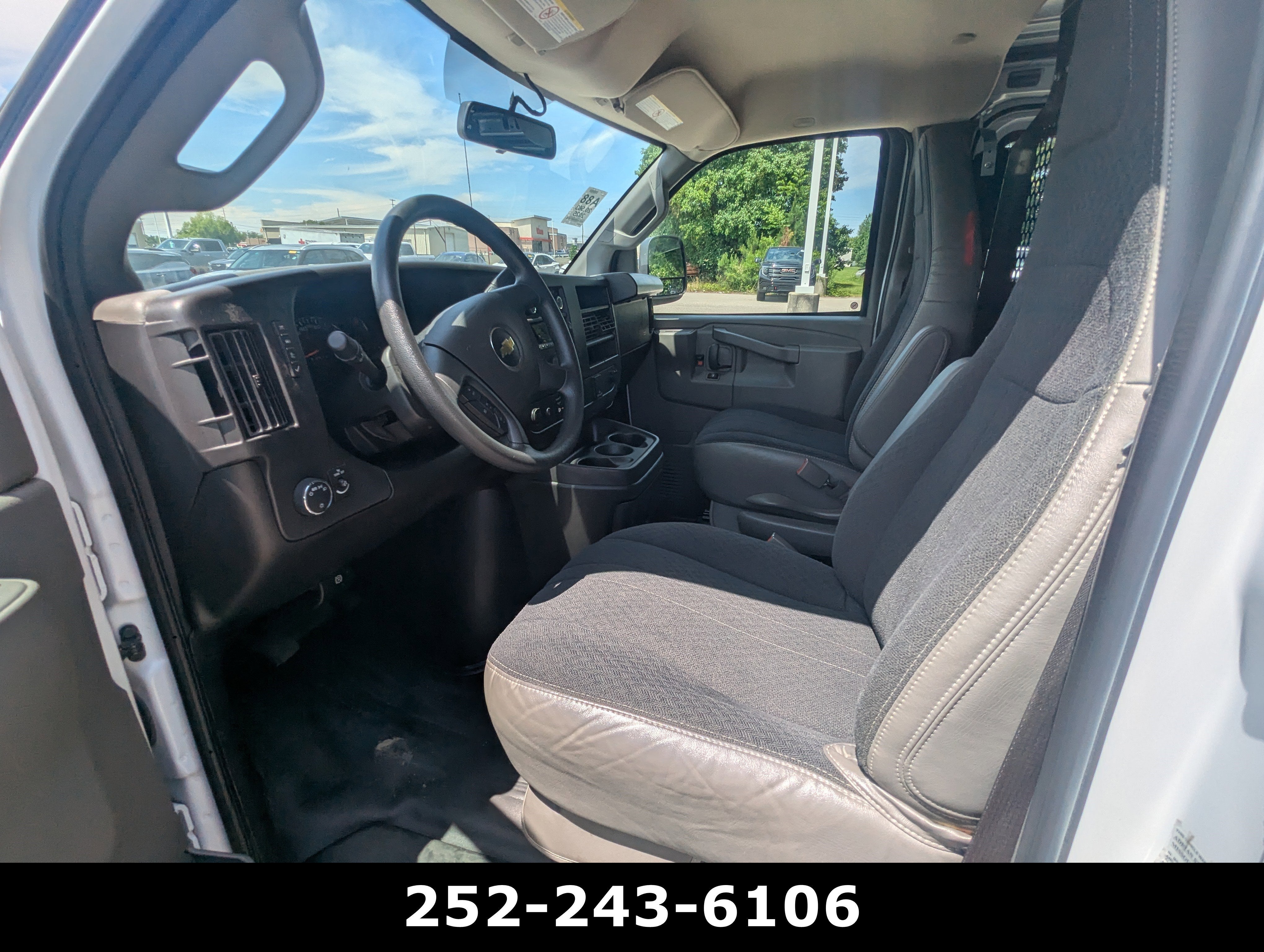 2025 Chevrolet Express Cargo WT