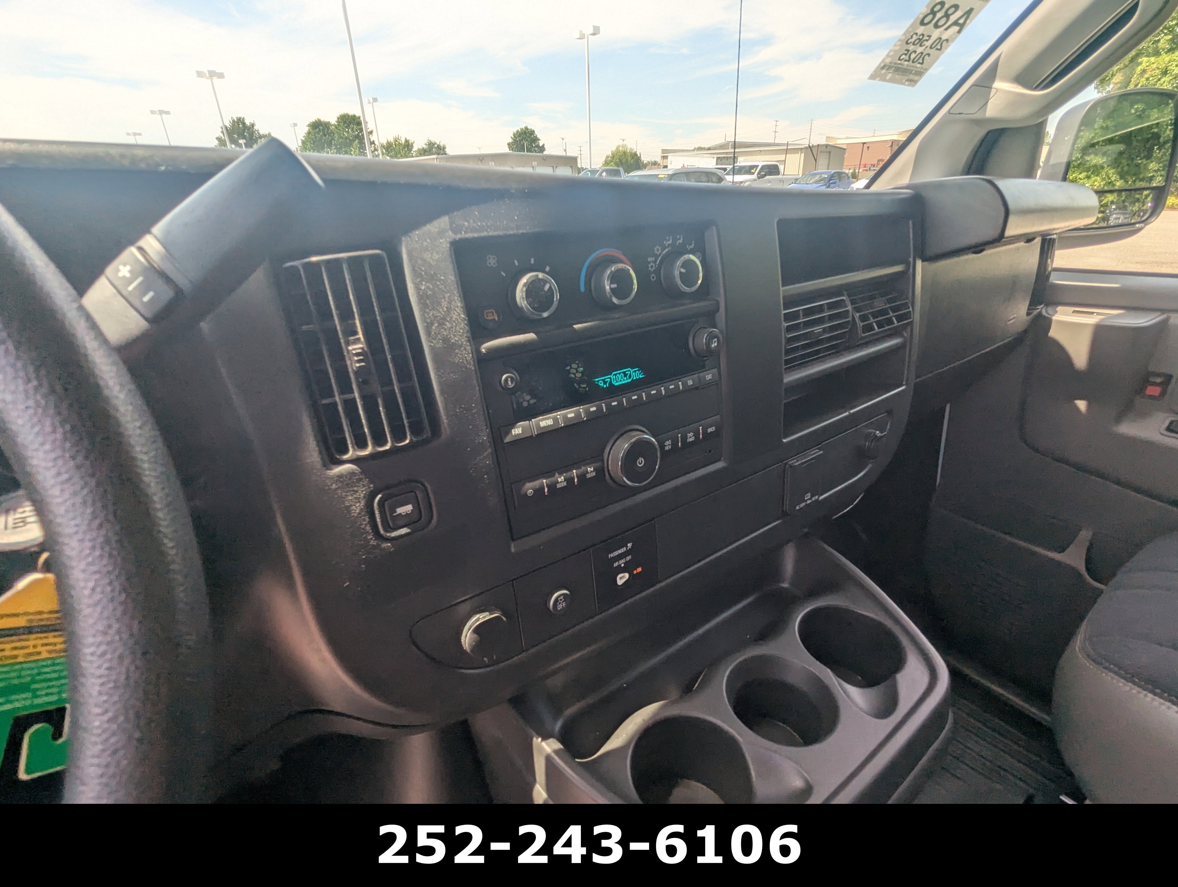2025 Chevrolet Express Cargo WT