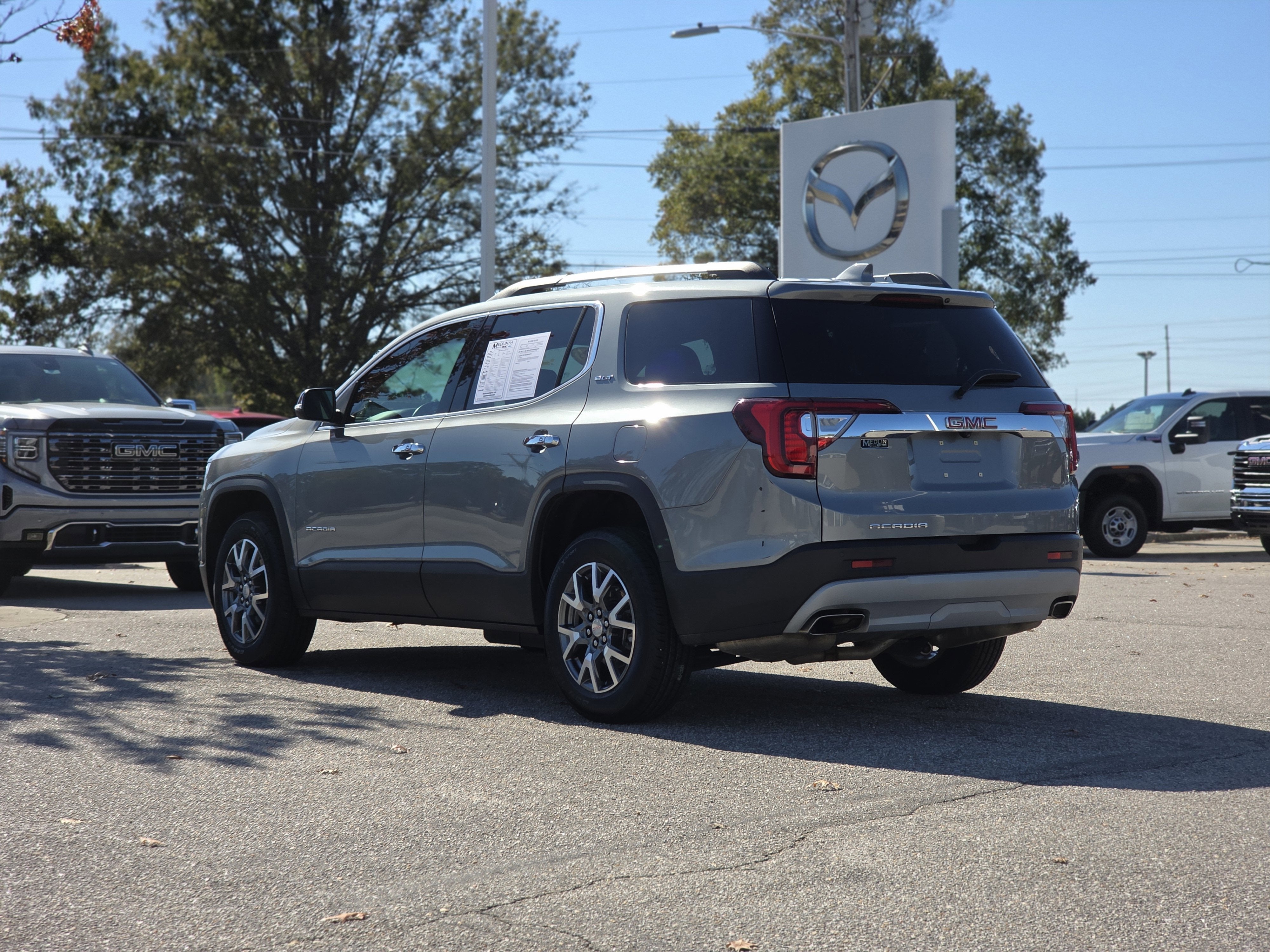 2023 GMC Acadia SLT