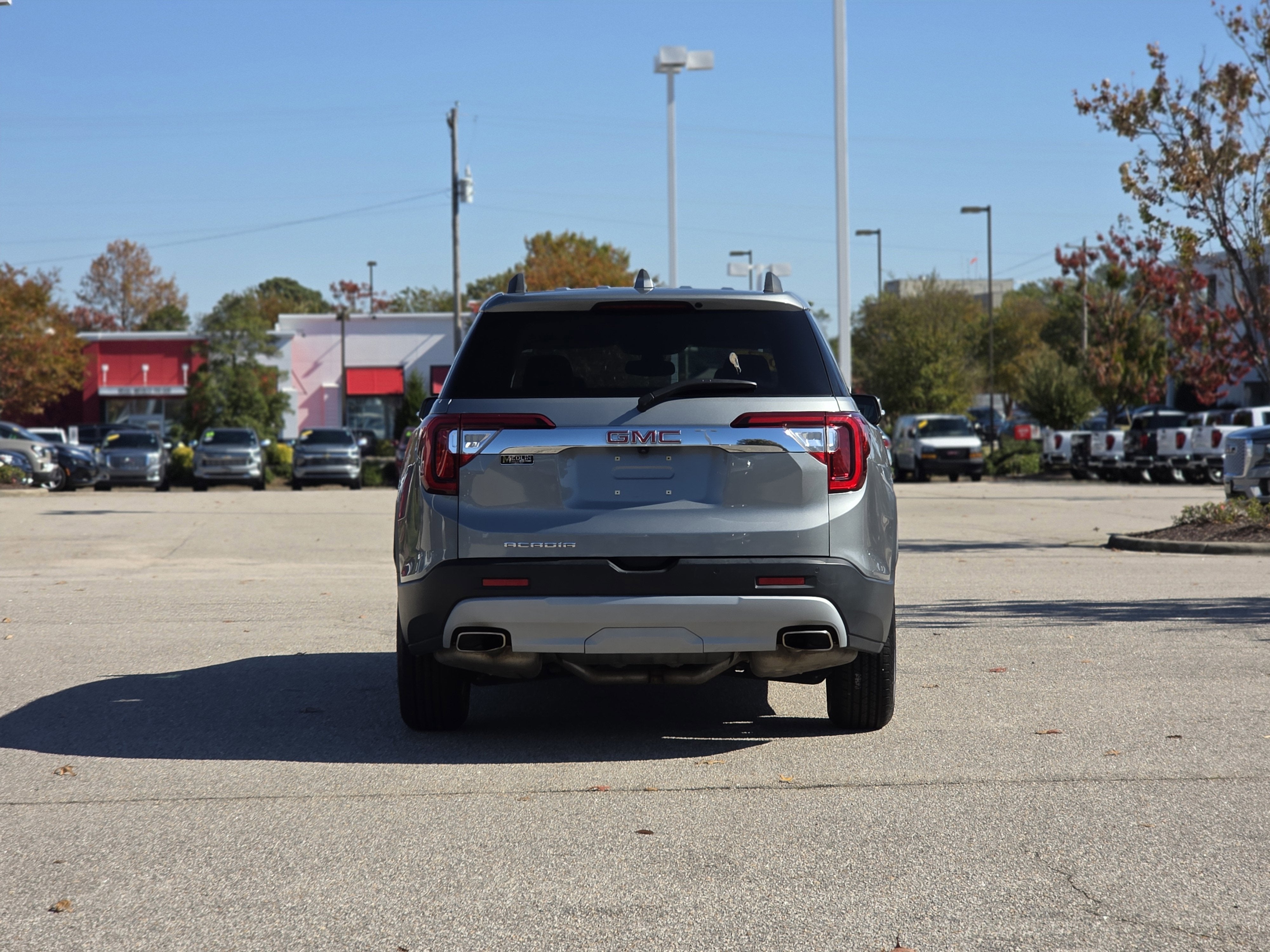 2023 GMC Acadia SLT