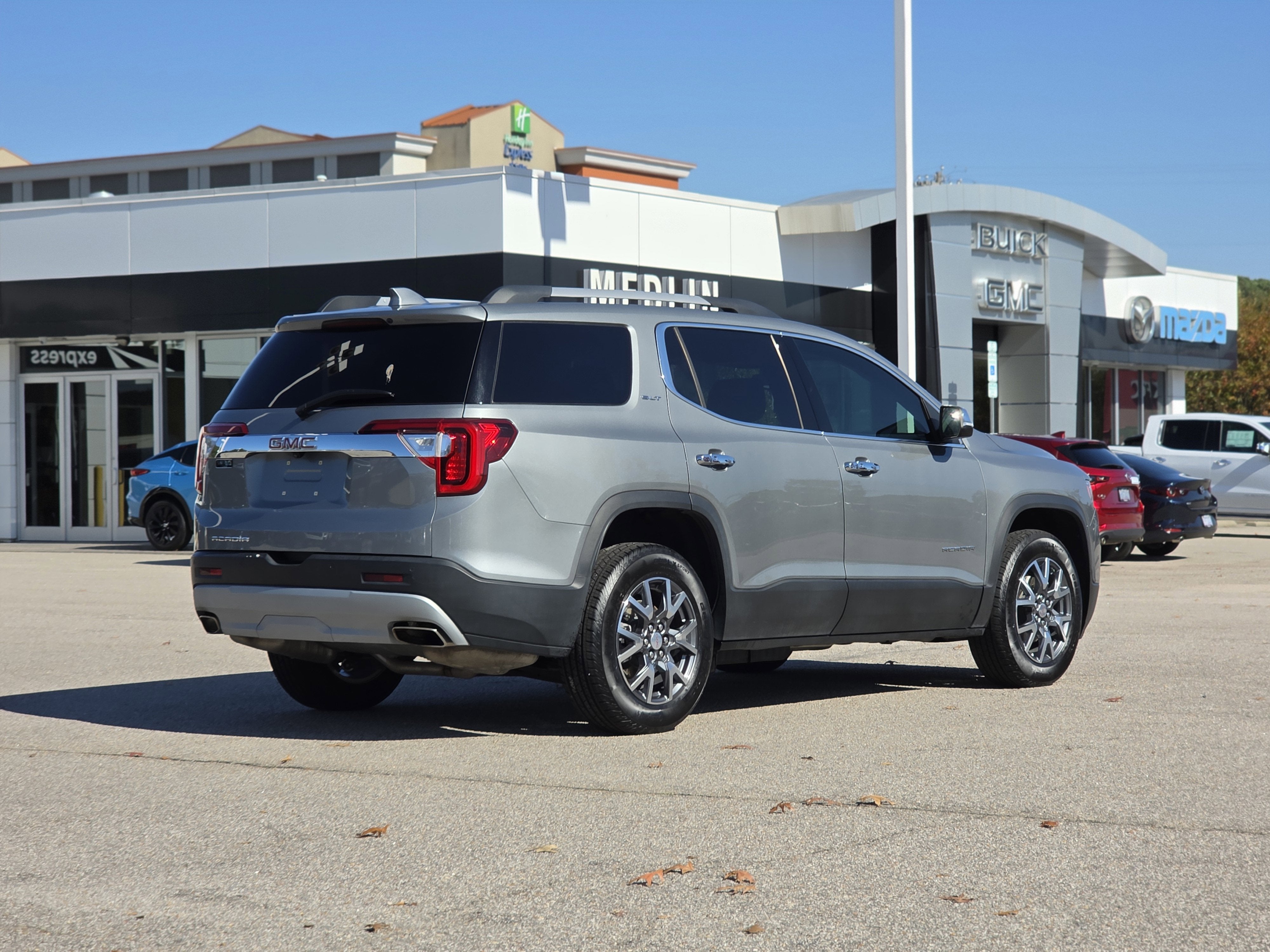 2023 GMC Acadia SLT