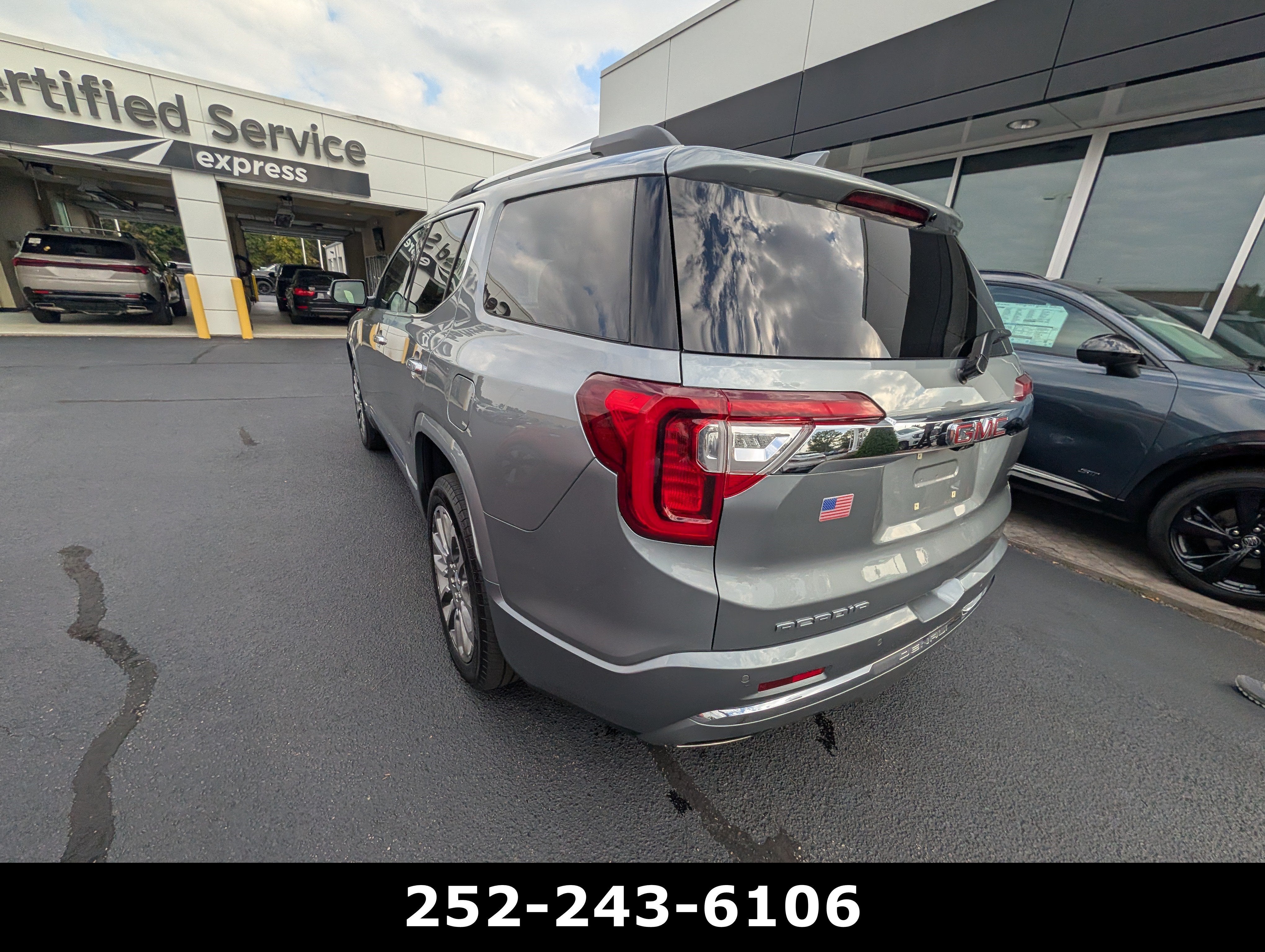 2023 GMC Acadia Denali
