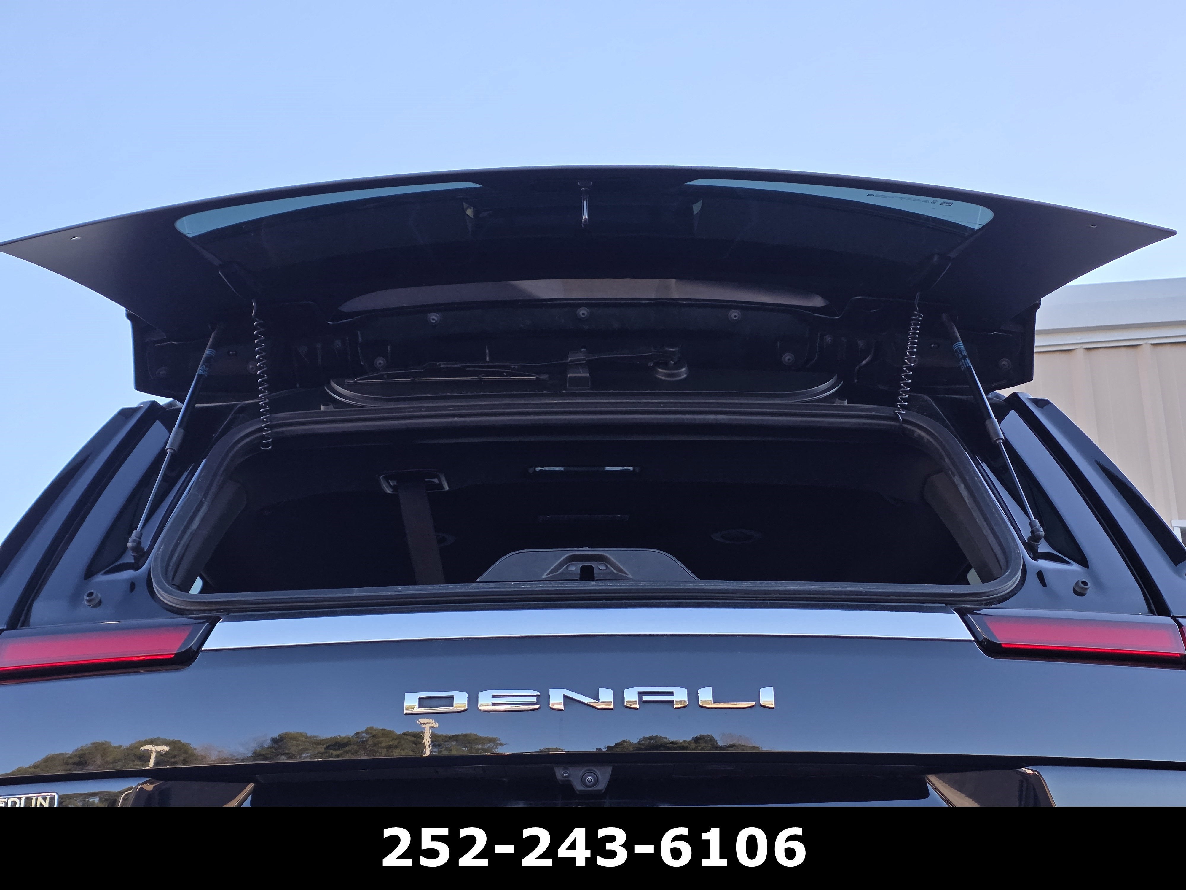 2025 GMC Yukon Denali