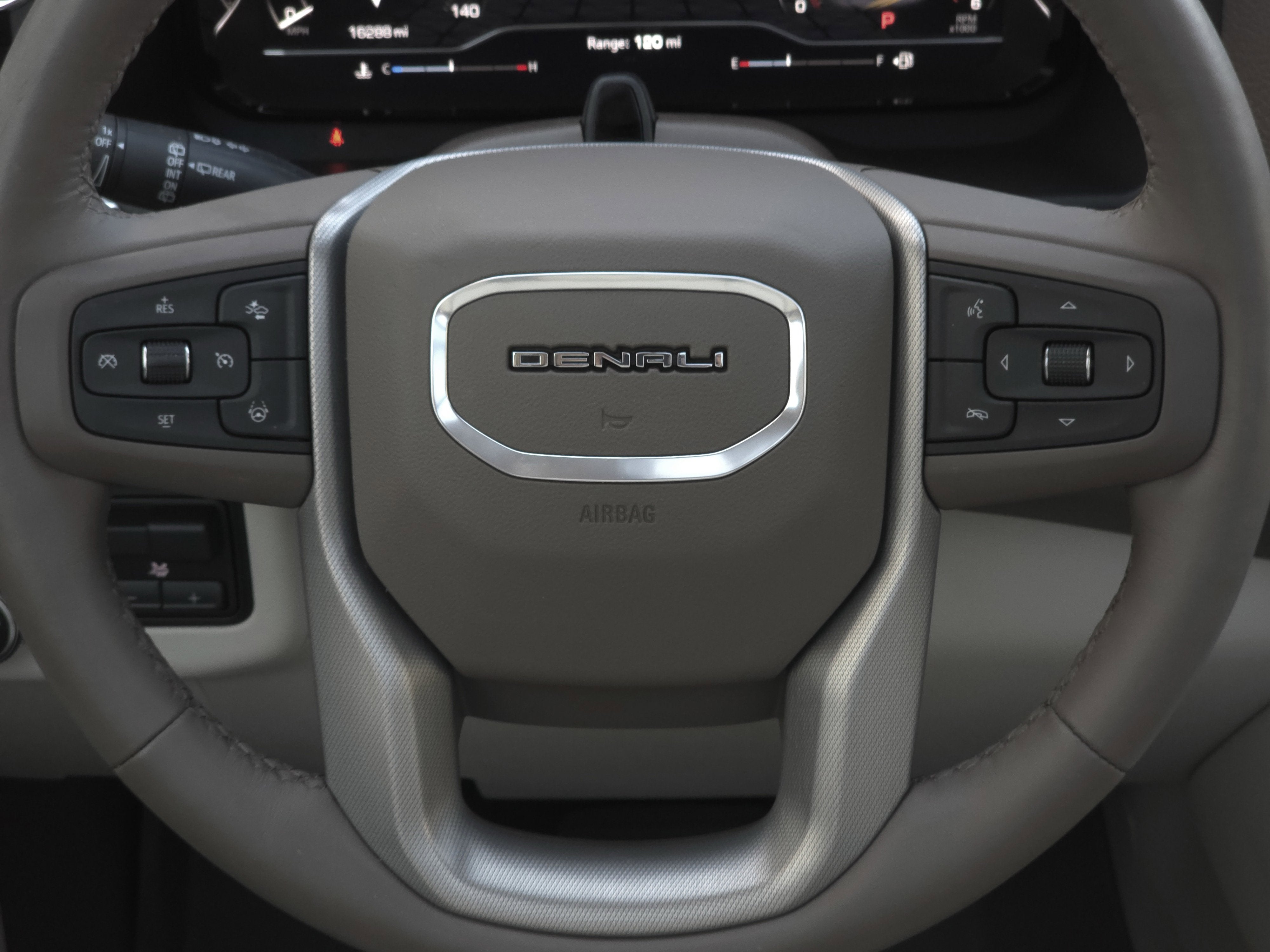 2024 GMC Yukon XL Denali