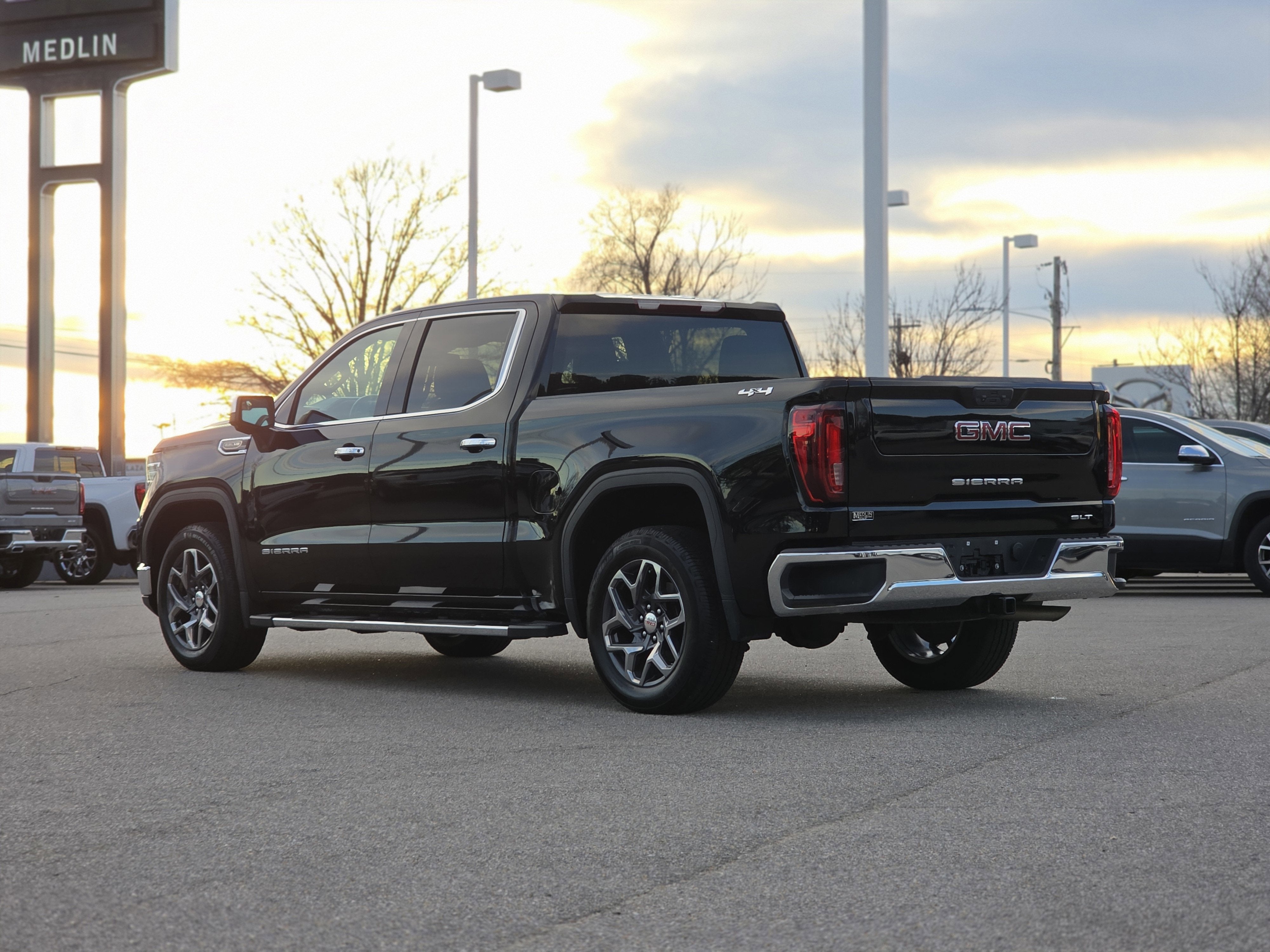 2022 GMC Sierra 1500 SLT