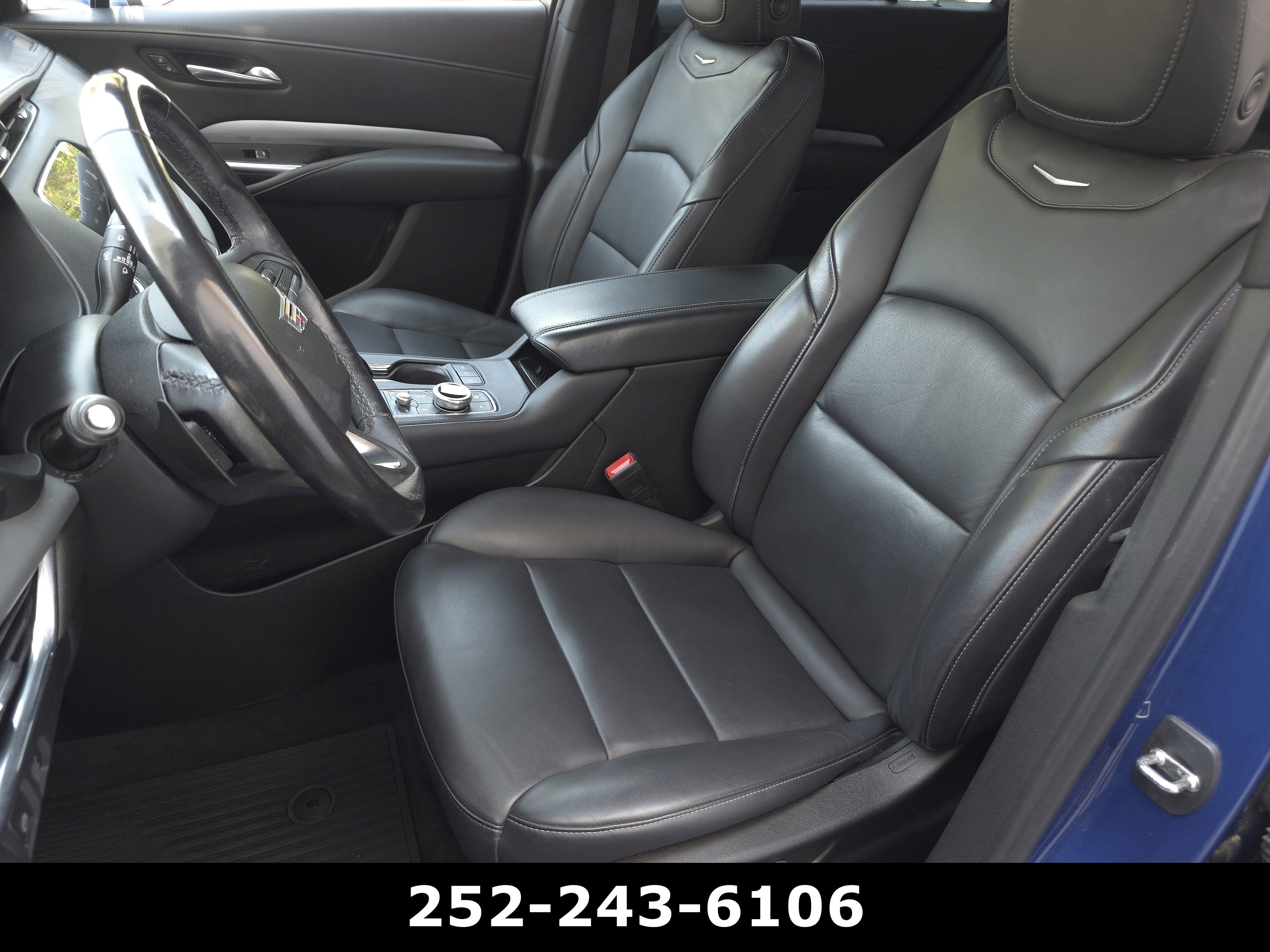 2023 Cadillac XT4 Premium Luxury