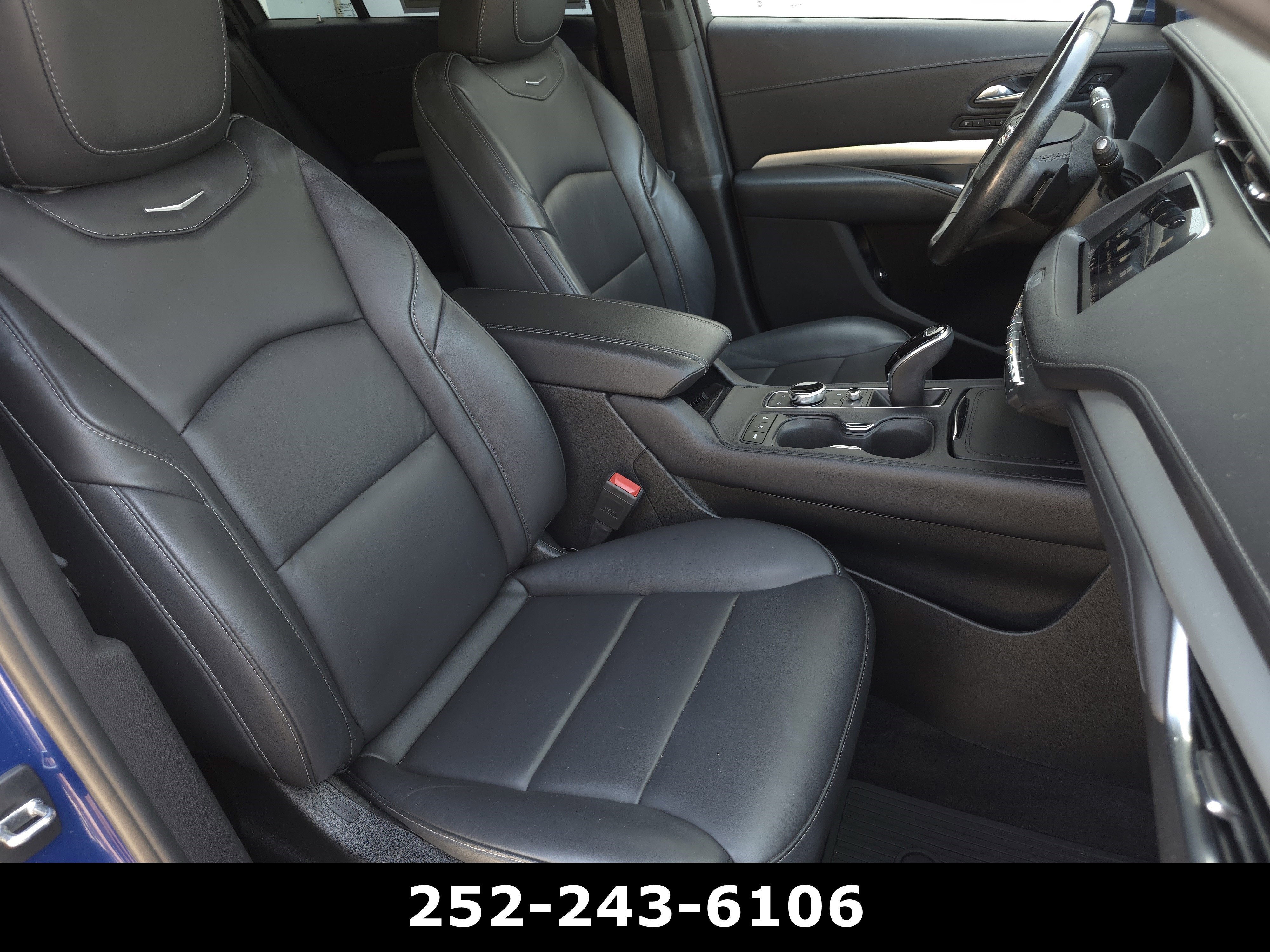 2023 Cadillac XT4 Premium Luxury