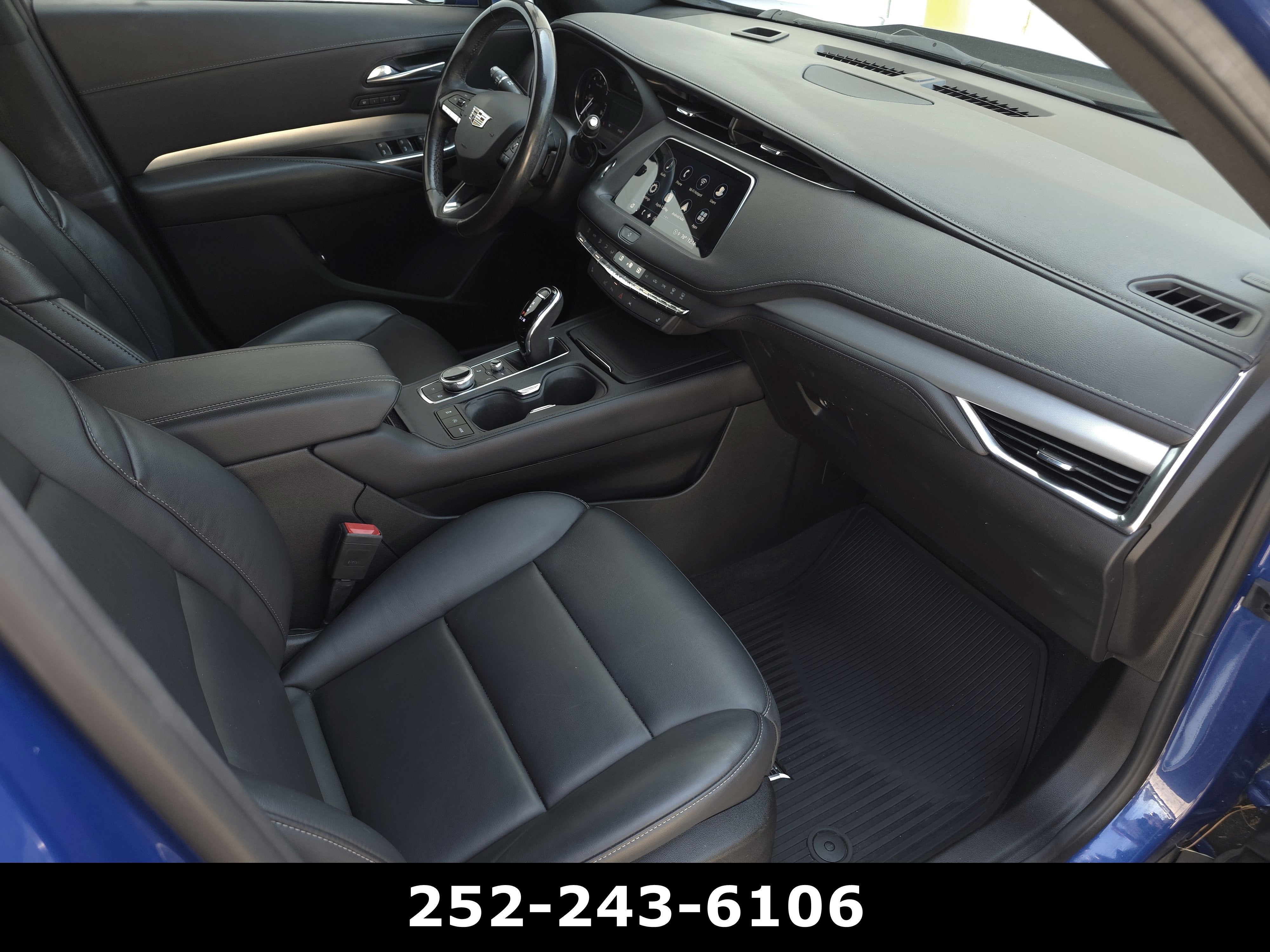 2023 Cadillac XT4 Premium Luxury