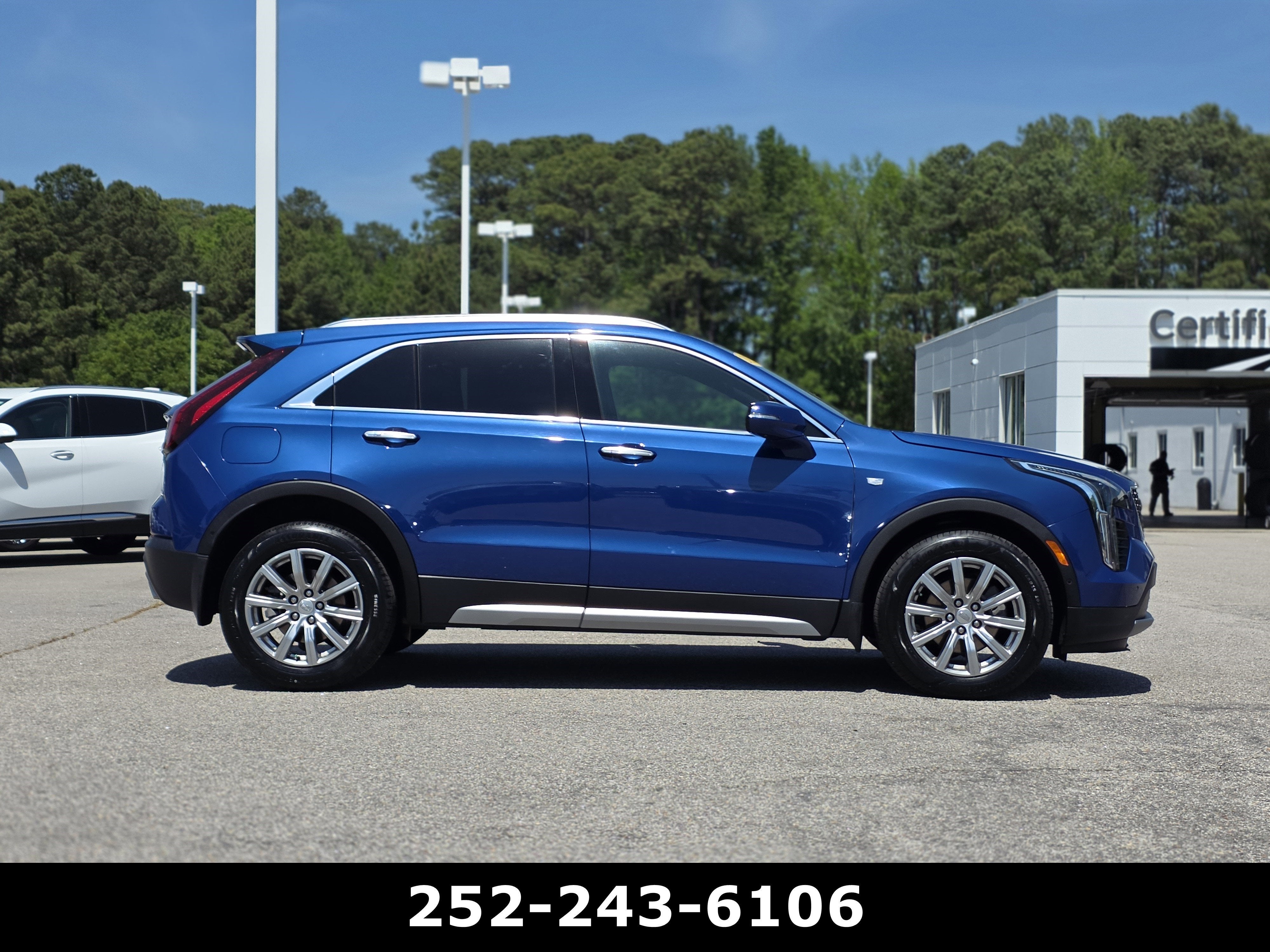 2023 Cadillac XT4 Premium Luxury