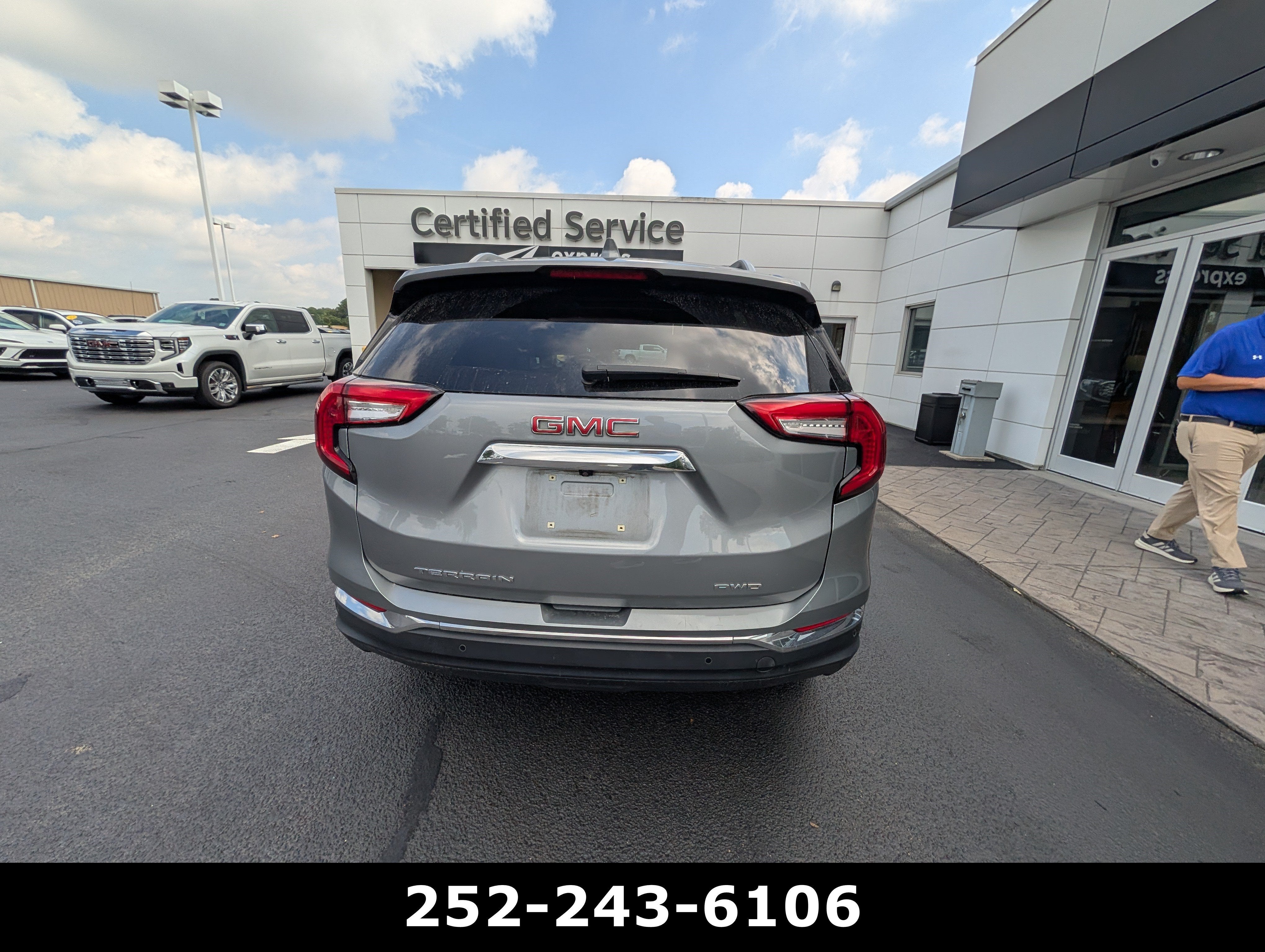2023 GMC Terrain SLT