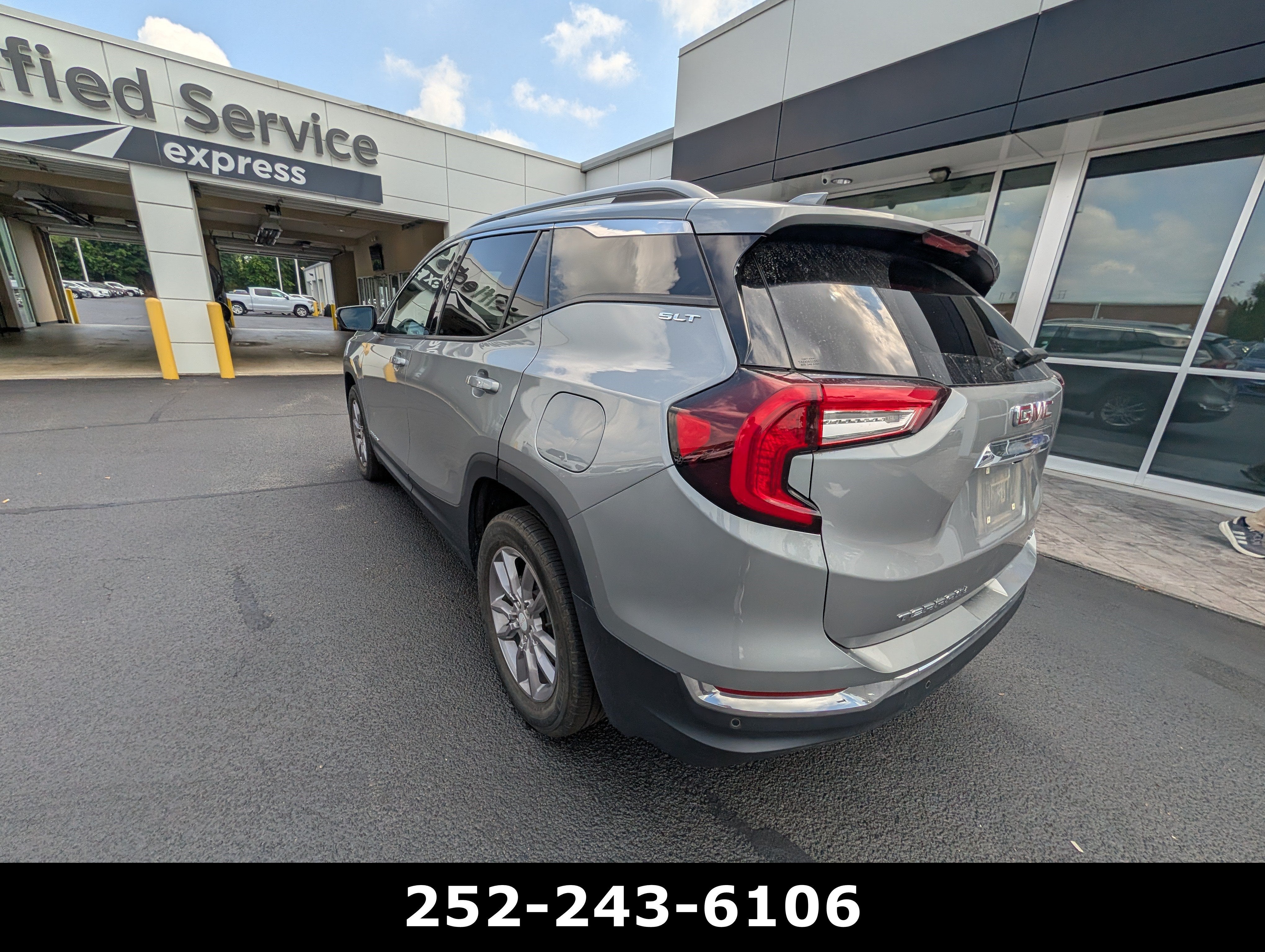 2023 GMC Terrain SLT