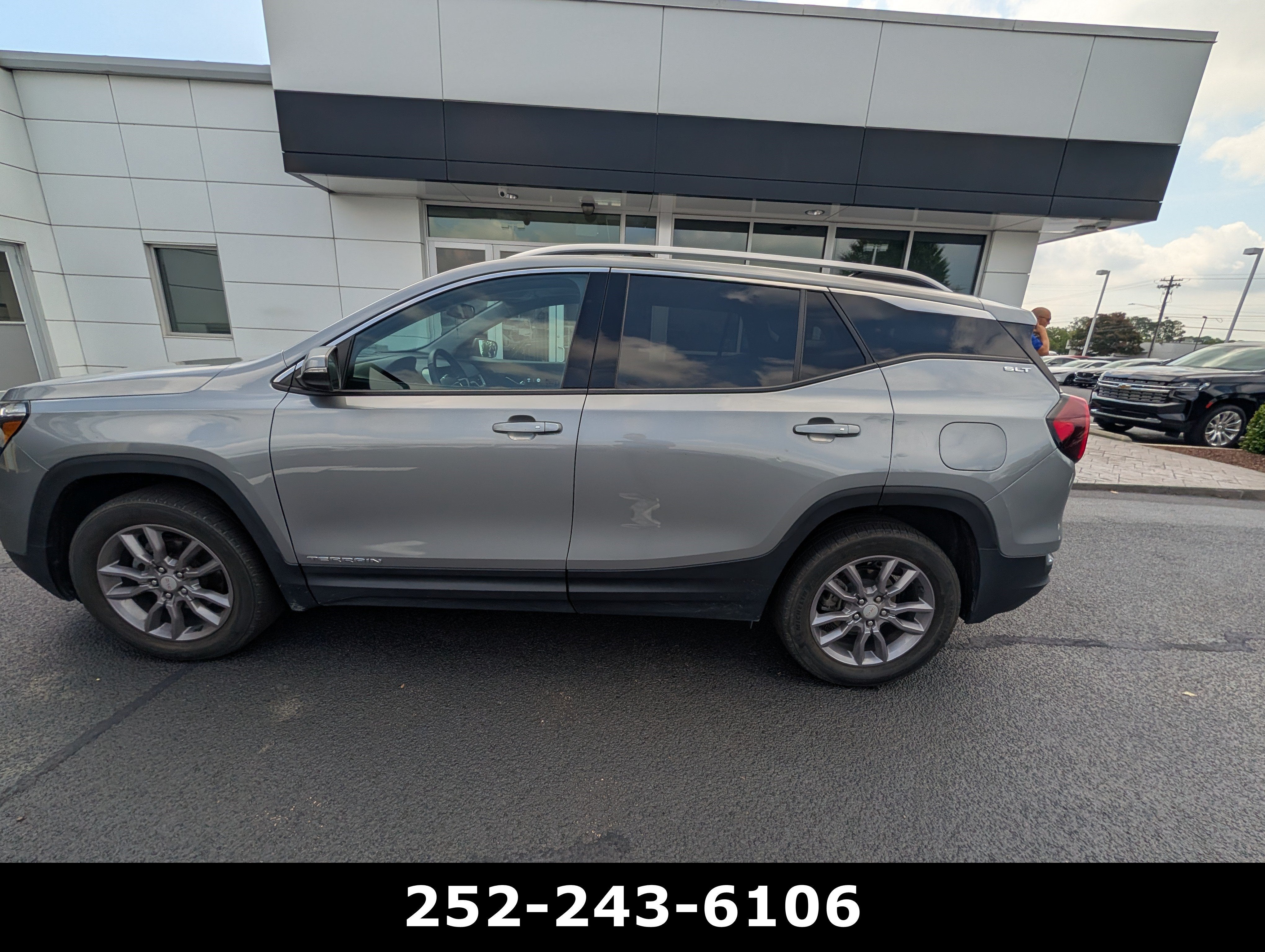 2023 GMC Terrain SLT