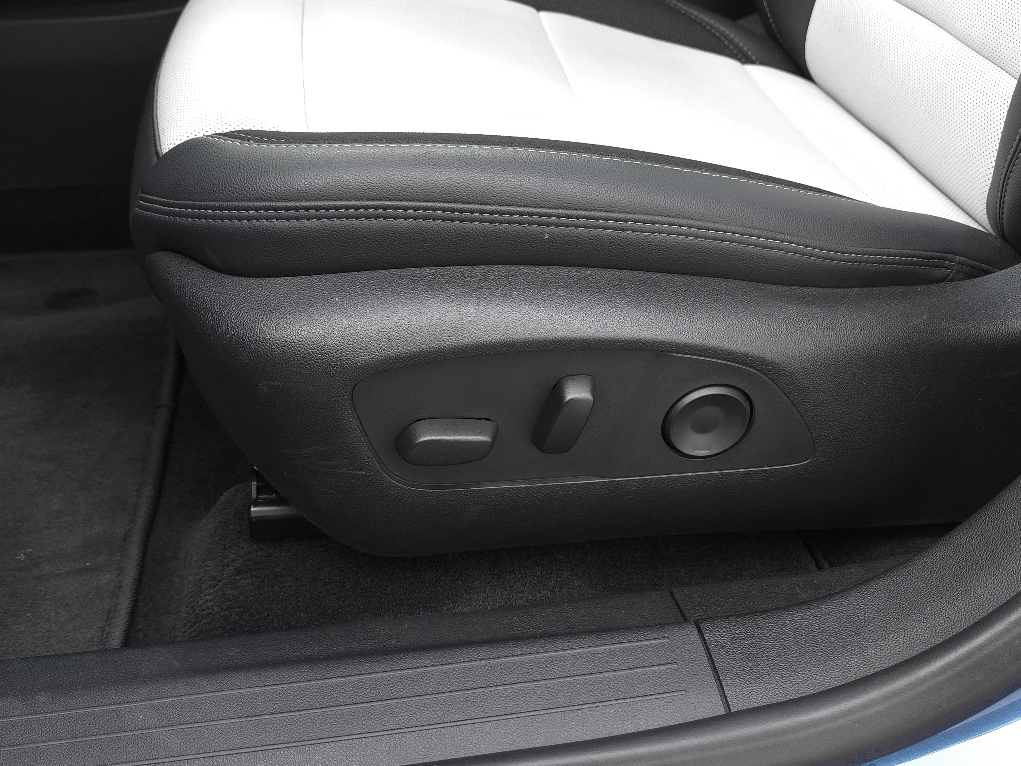 2024 Chevrolet Equinox EV LT