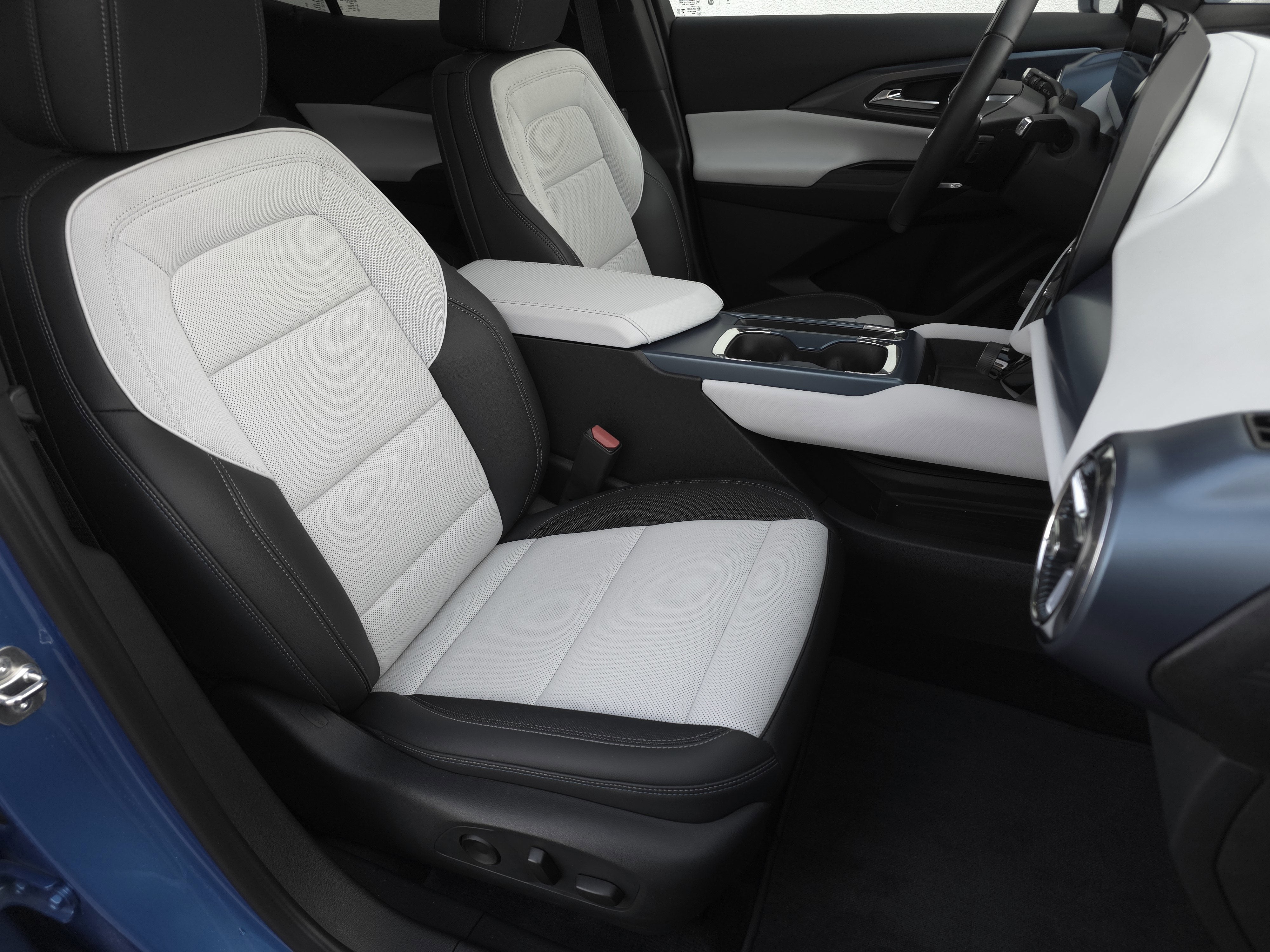 2024 Chevrolet Equinox EV LT