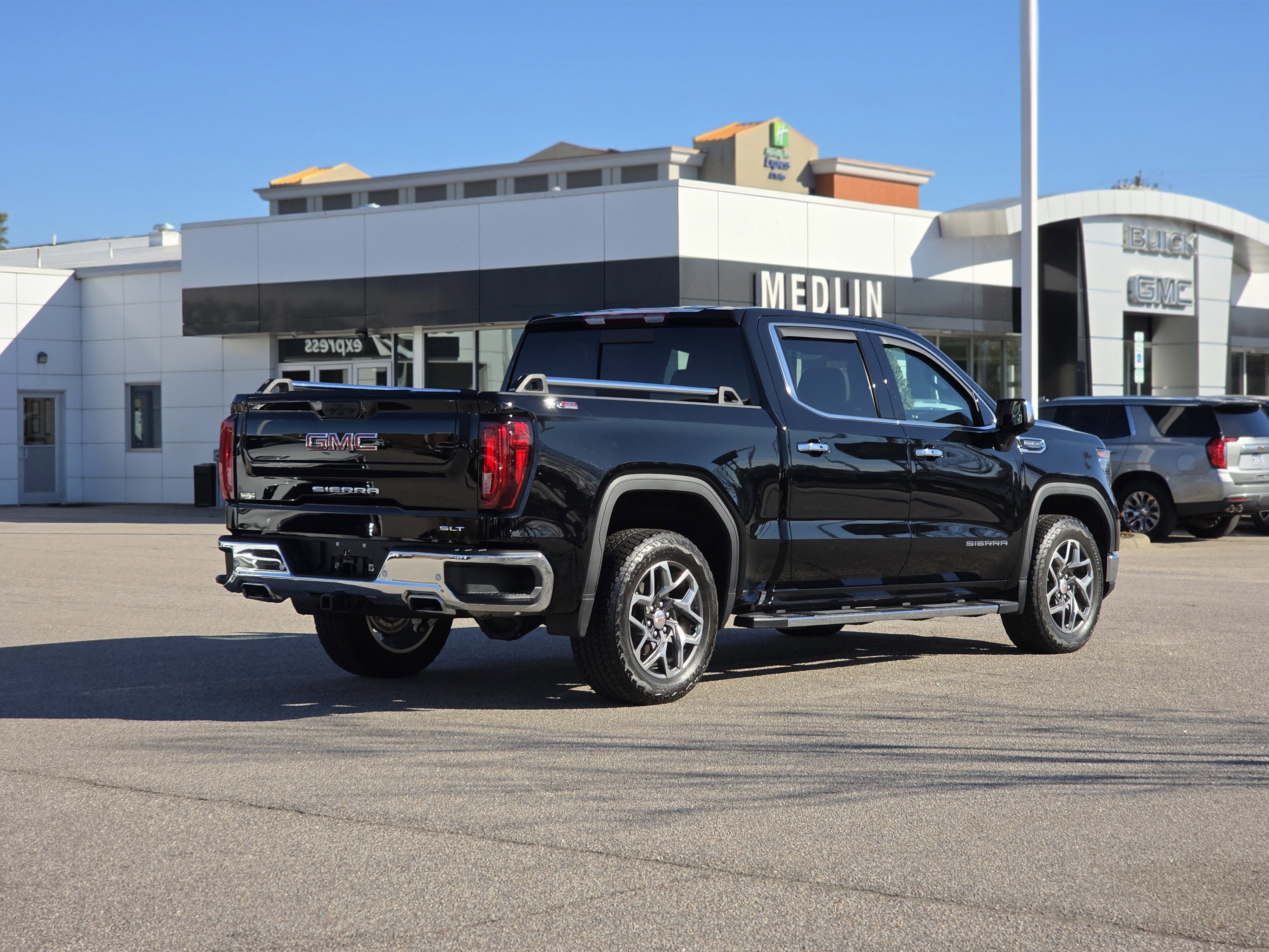 2024 GMC Sierra 1500 SLT