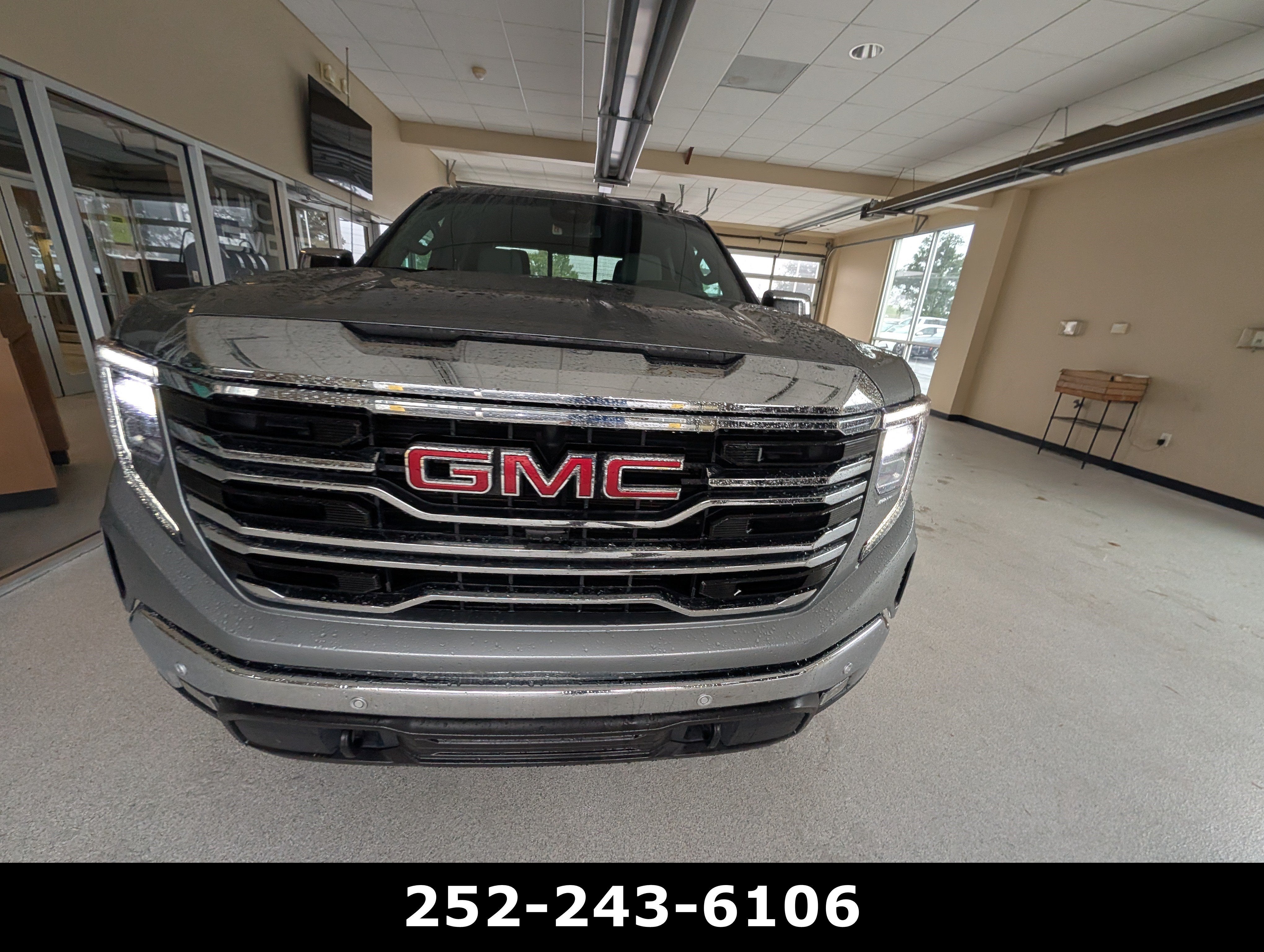 2025 GMC Sierra 1500 SLT